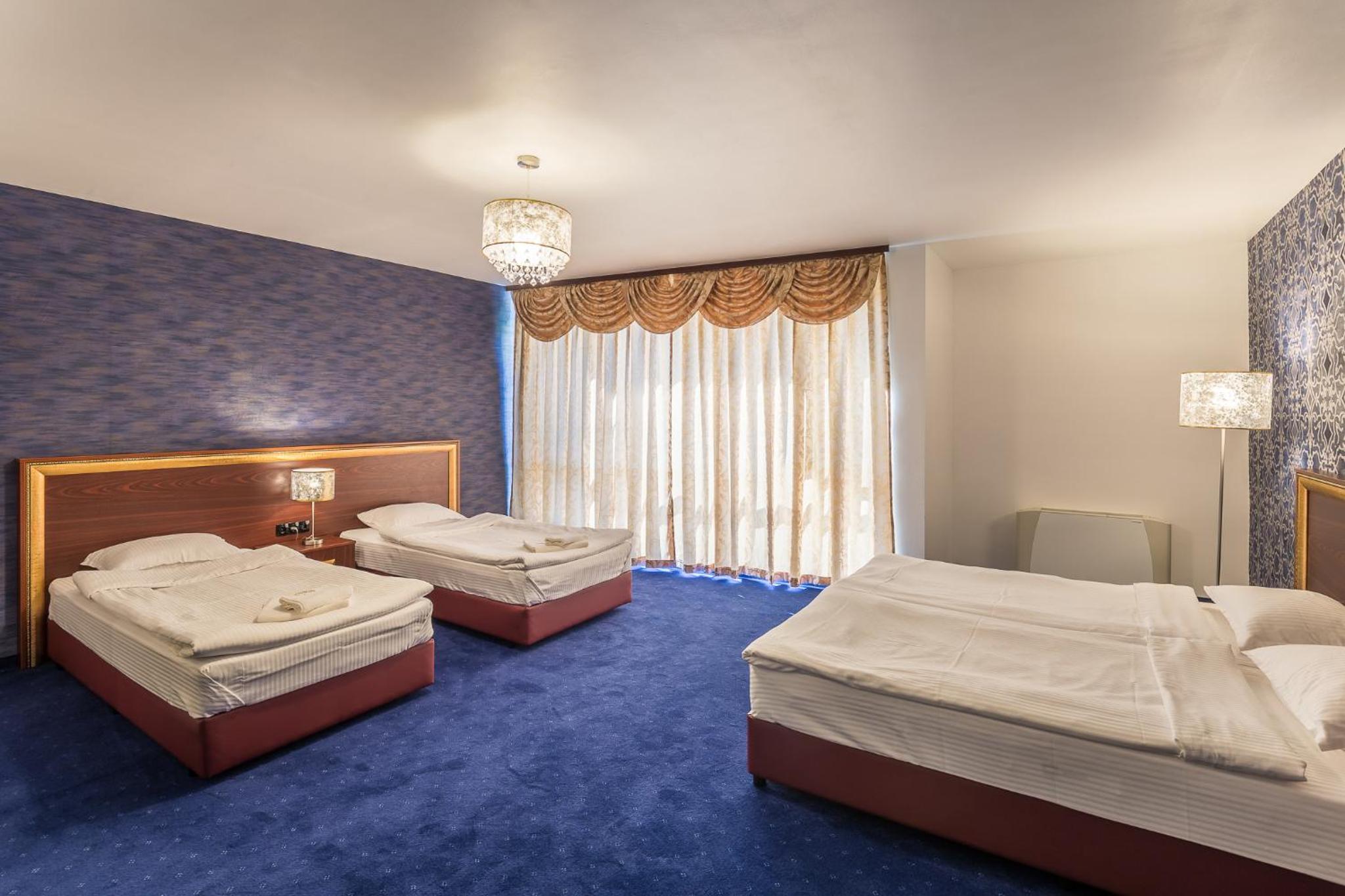 Family Room 4 Adults