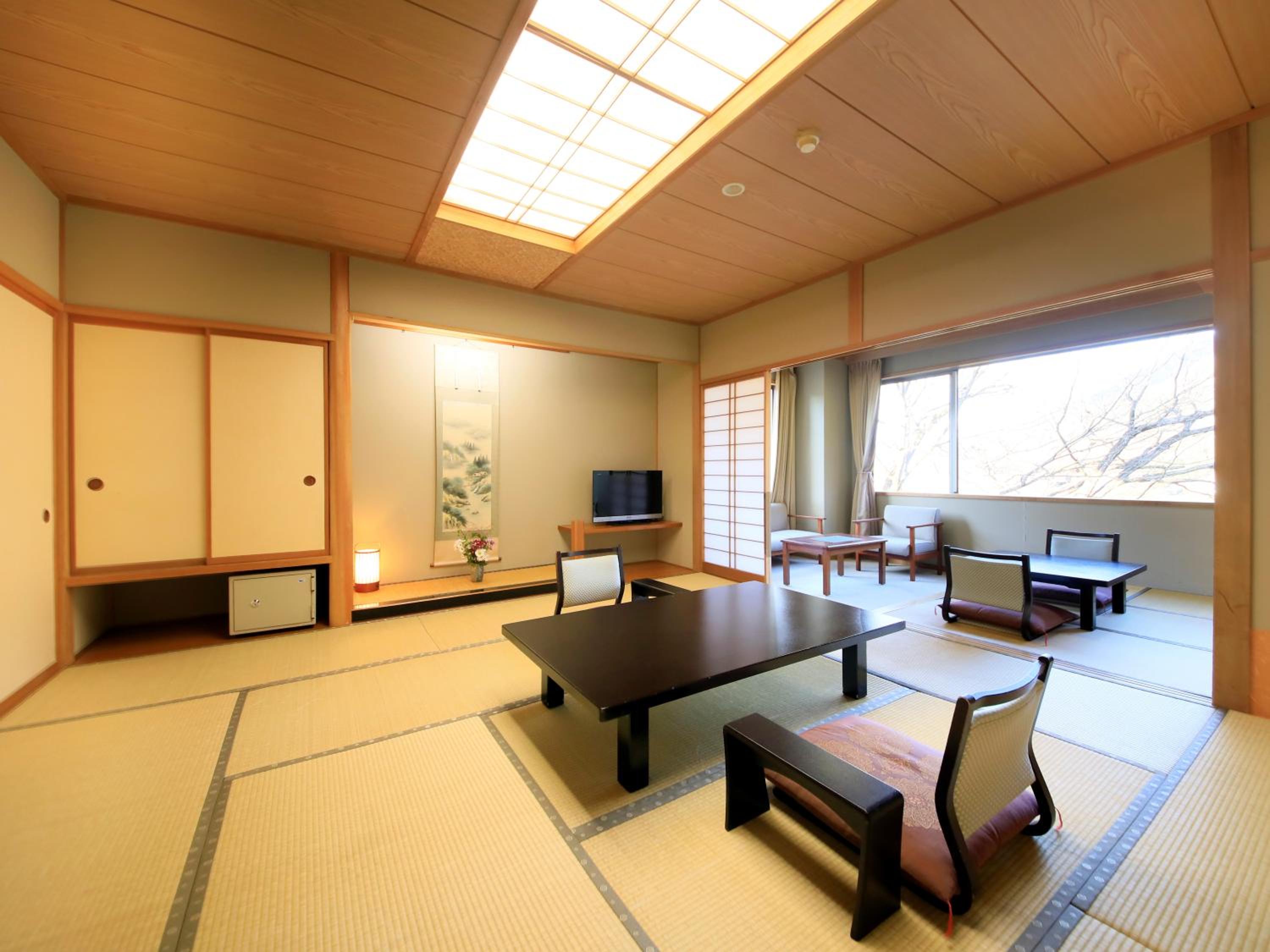 Deluxe Japanese-Style Room