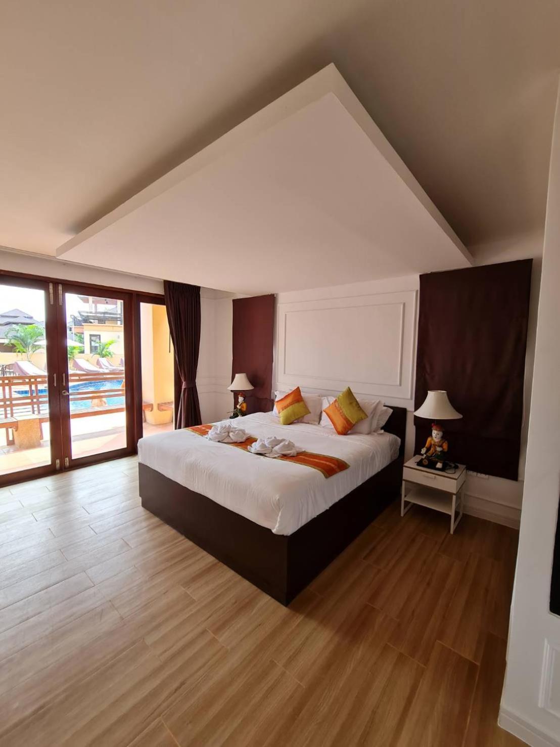 Suite with Pool View