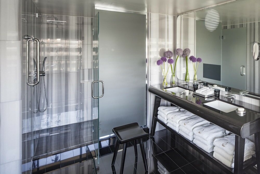 Suite (Ambassador)