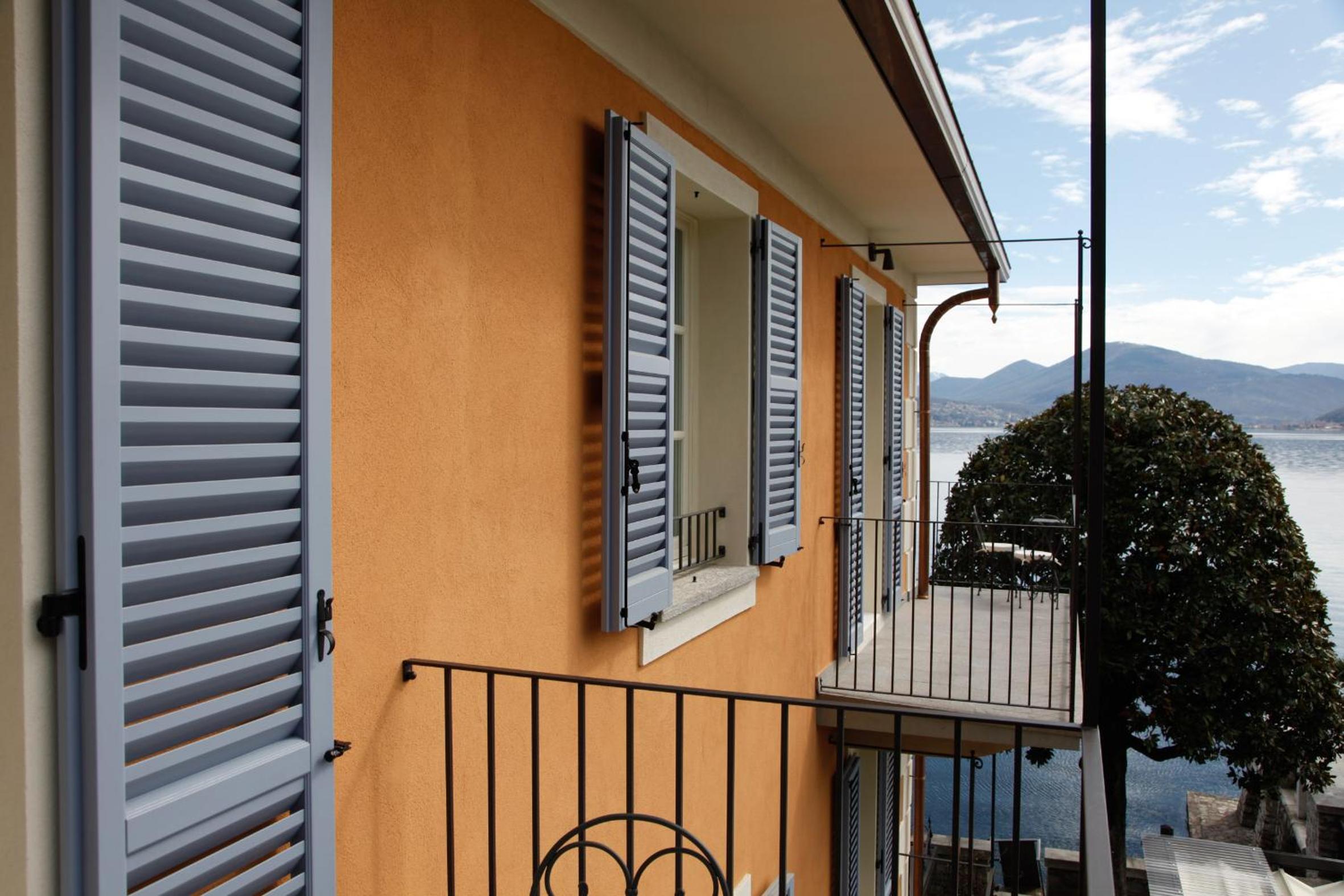 Superior Double Room with Balcony and Lake View
