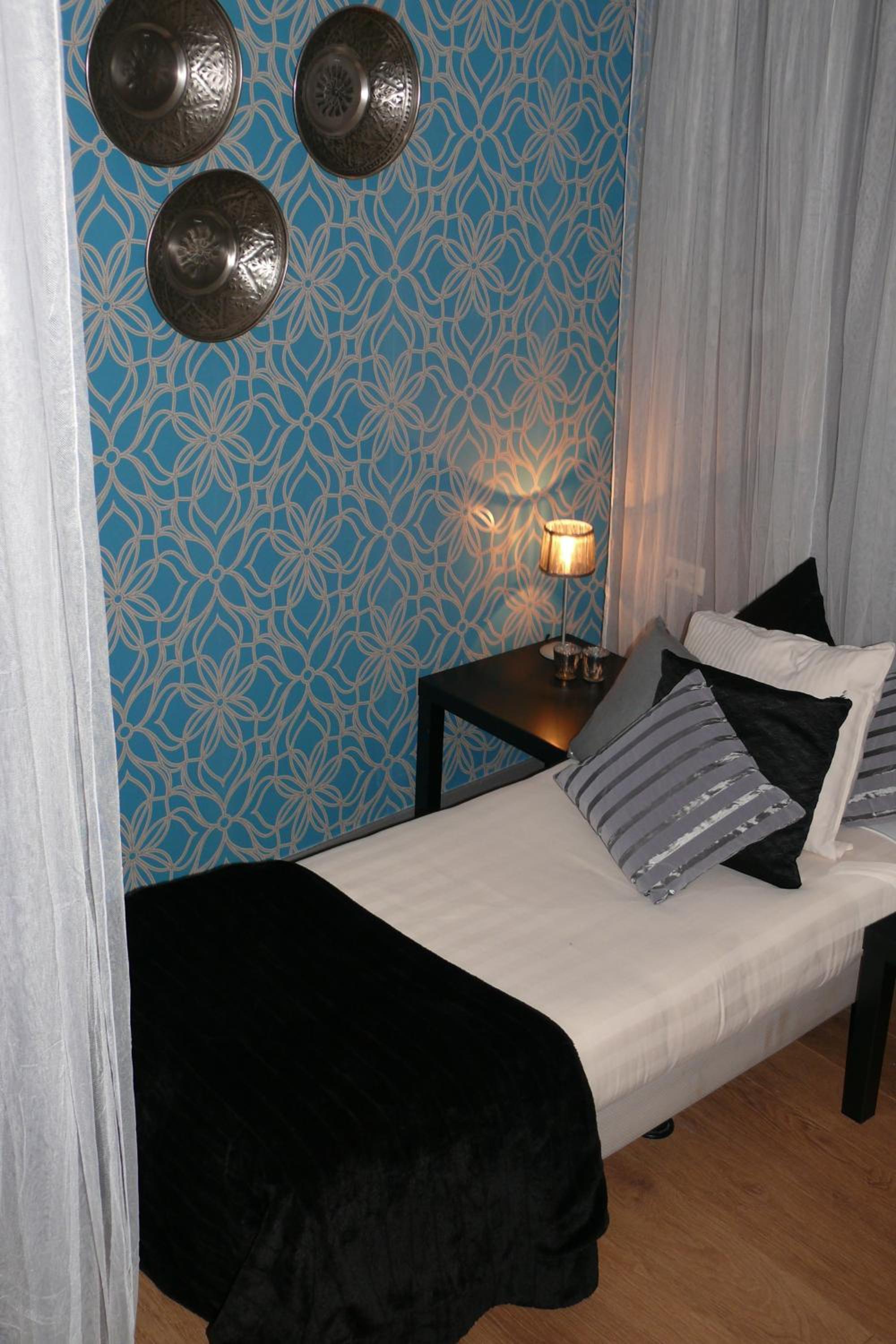 Agadir Twin Room (Private bathroom in hallway)