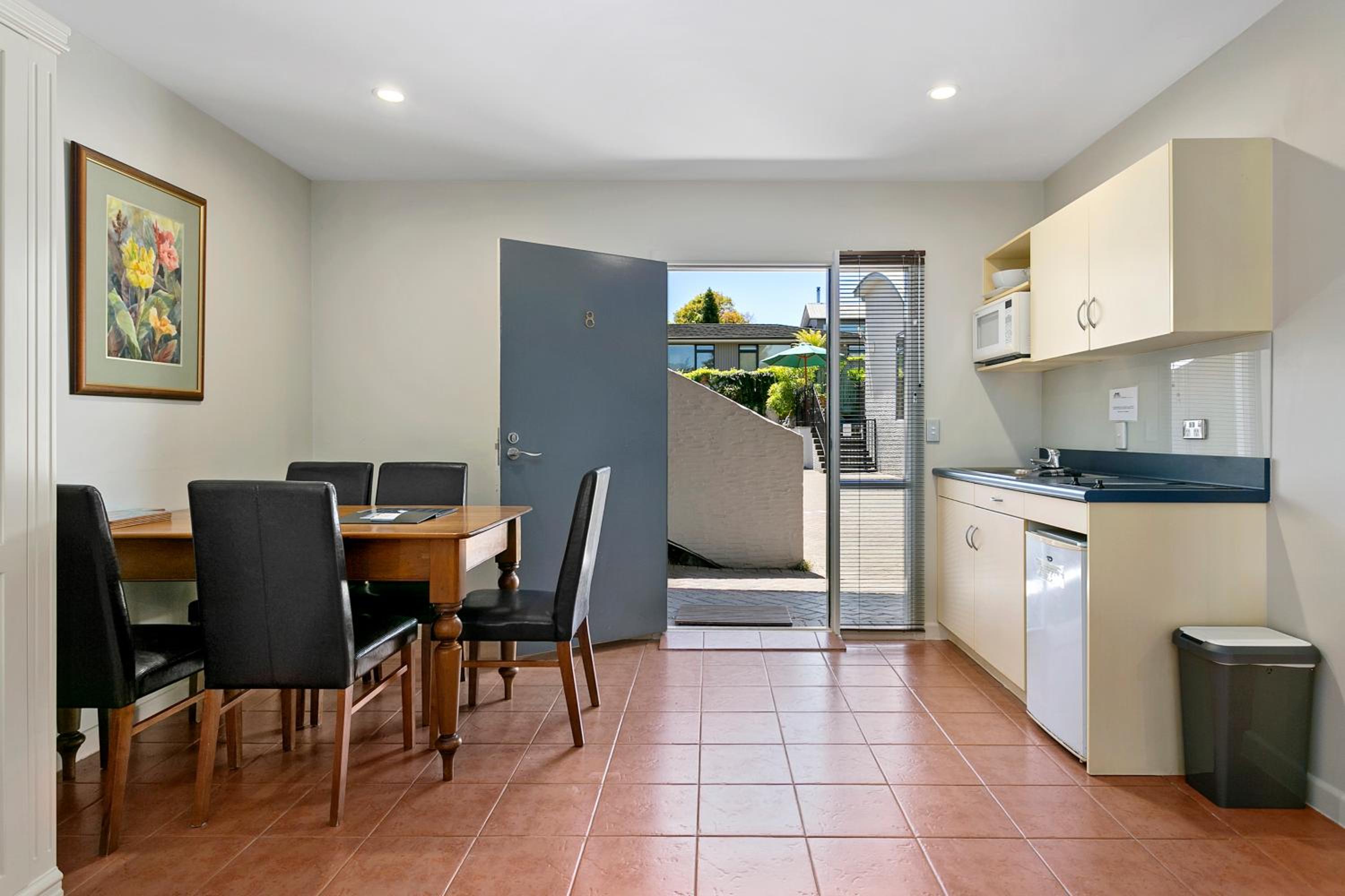 Family Room with Garden View