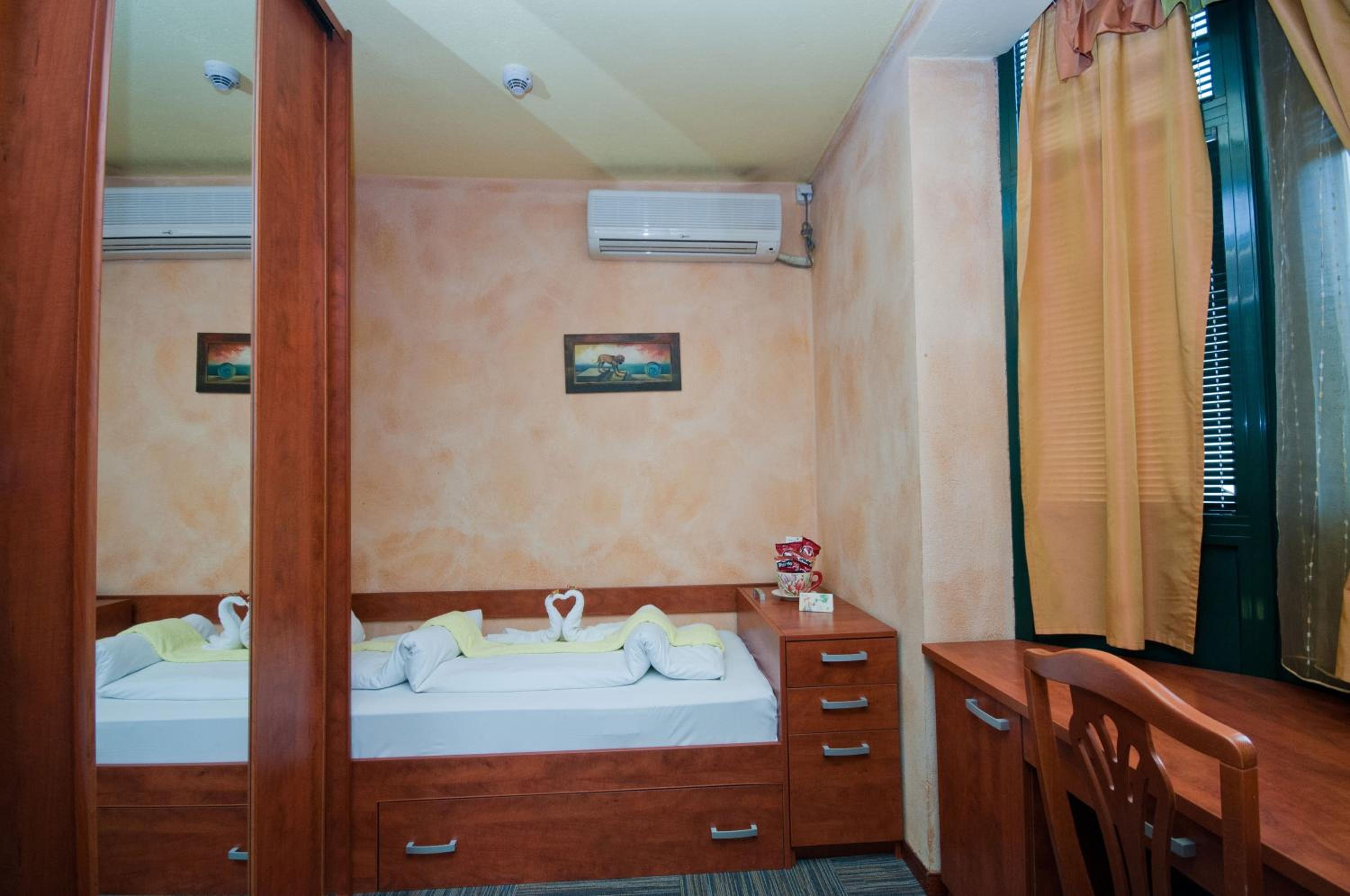 Economy Single Room
