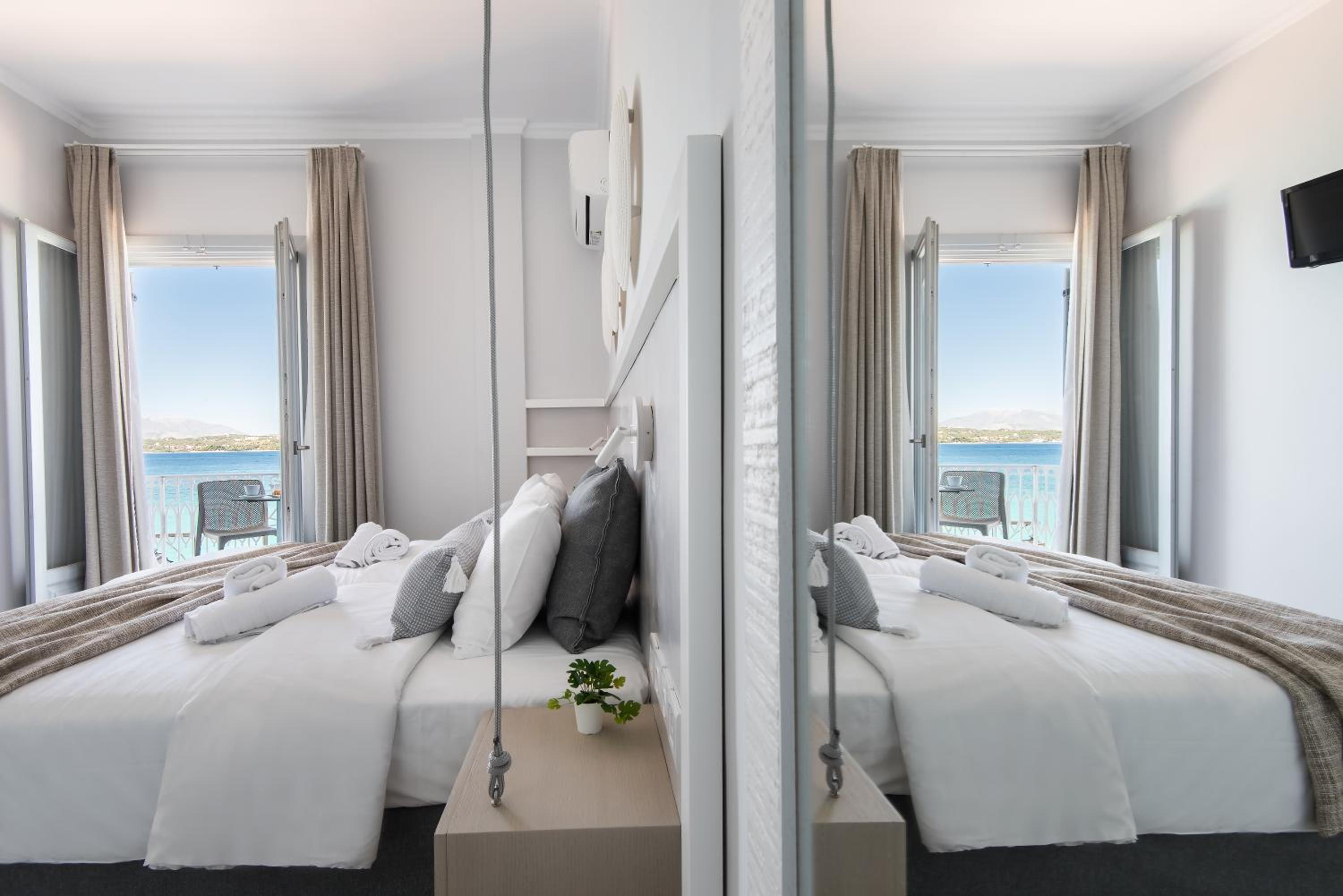 Double or Twin Room with Sea View
