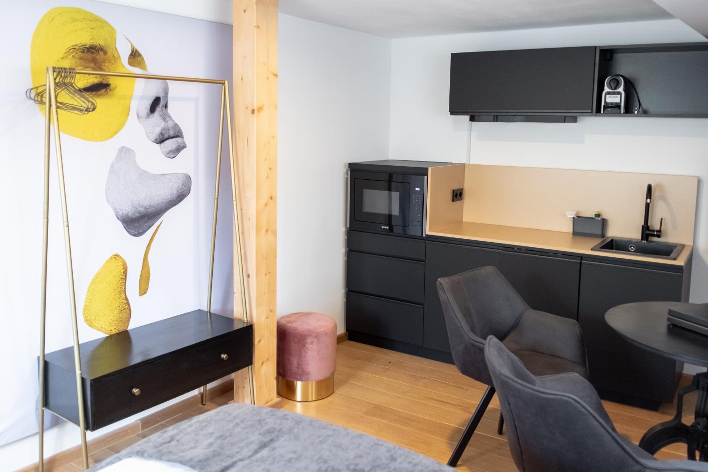 Apartment with Private External Bathroom