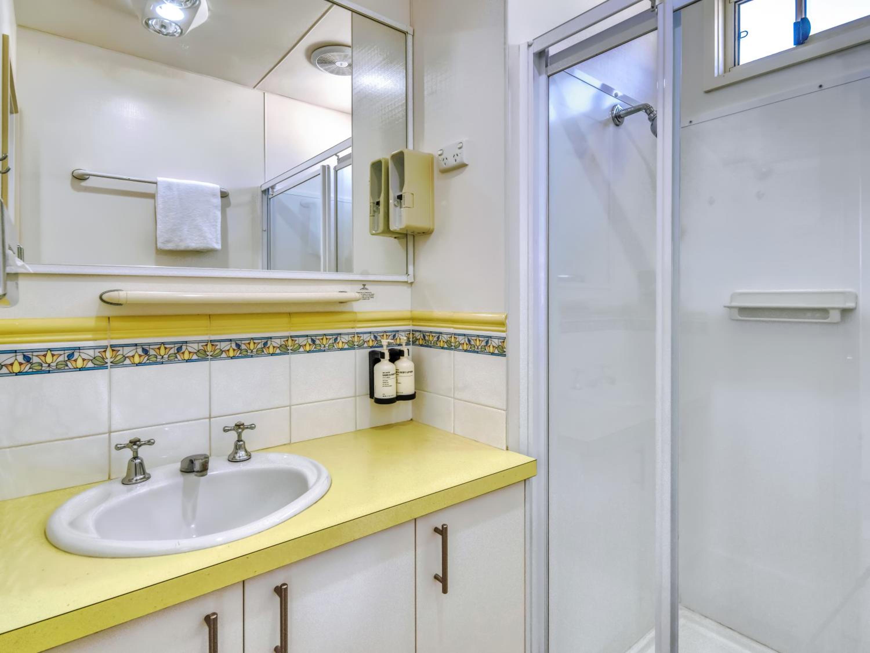 Queenscliff Two Bedroom Cabin