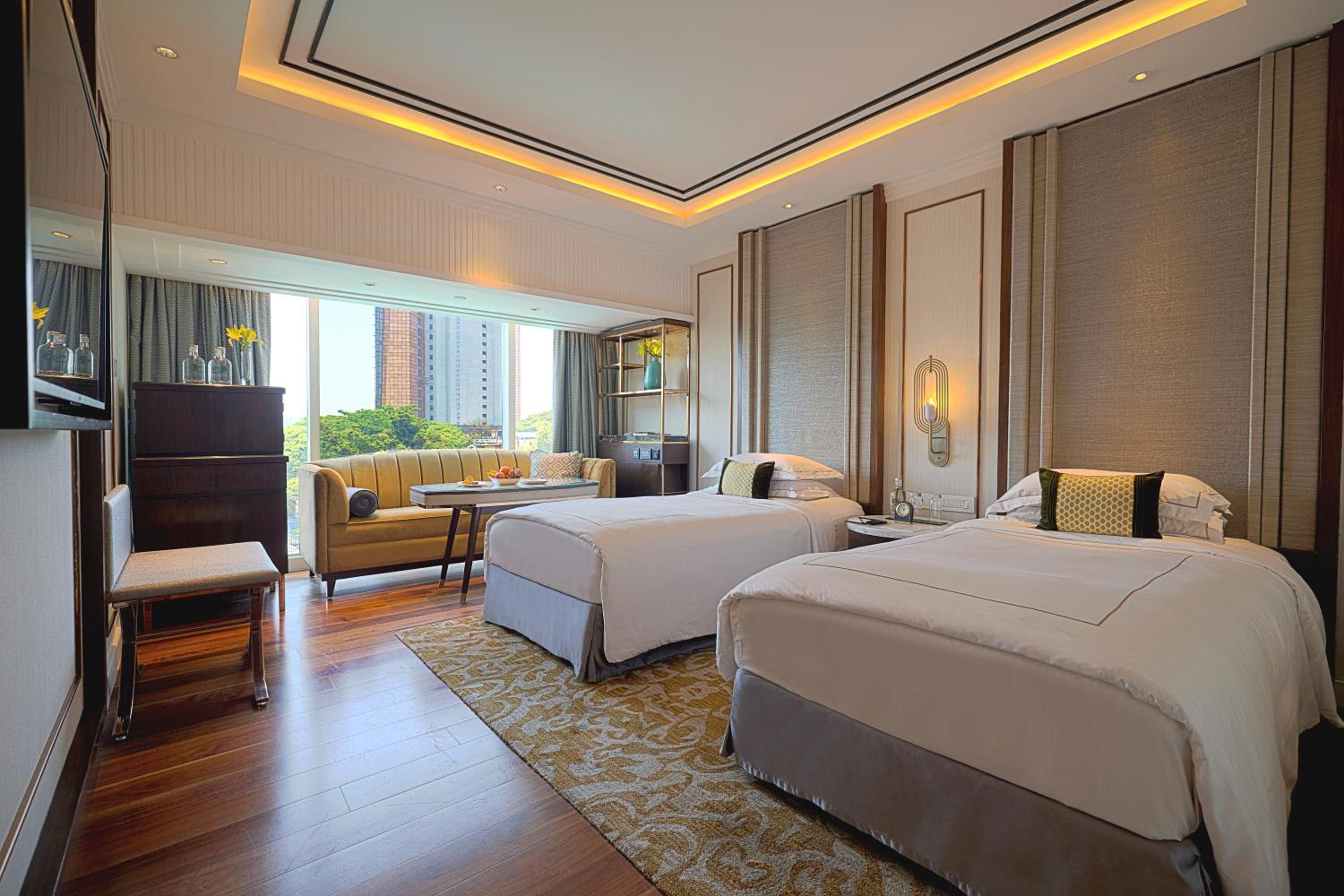 Deluxe Room Pool View Twin Bed