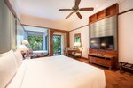 Family Room, 1 King Bed, Garden View (Balcony) в JW Marriott Phuket Resort & Spa