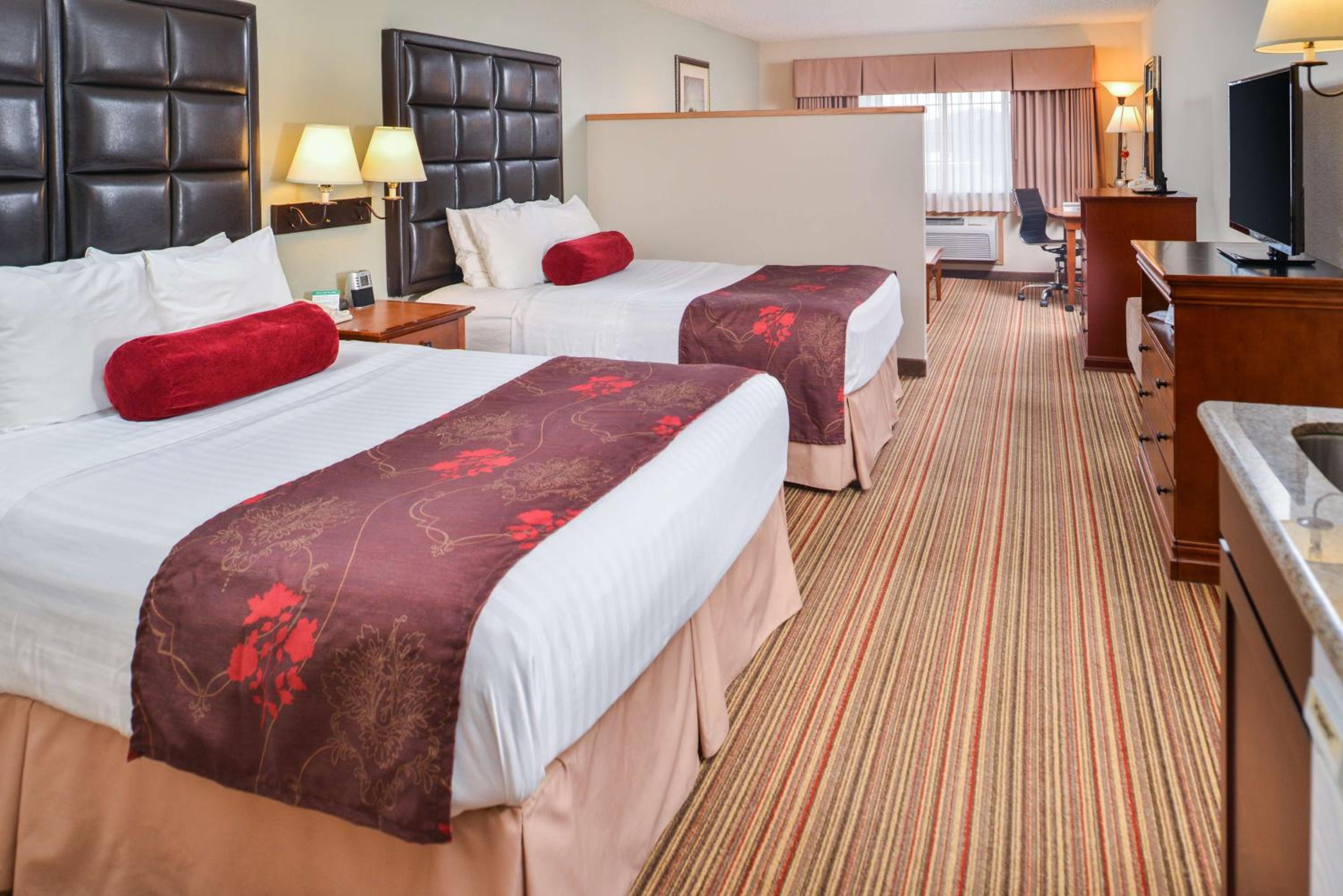 Junior Suite with Two Queen Beds - Non-Smoking