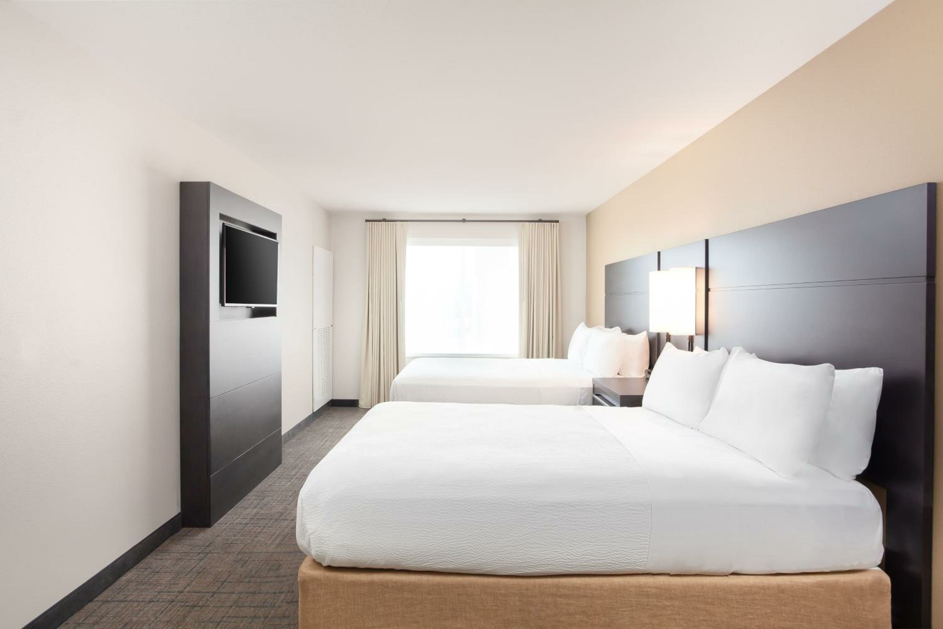 One-Bedroom Queen Suite with Sofa Bed - Hearing Accessible