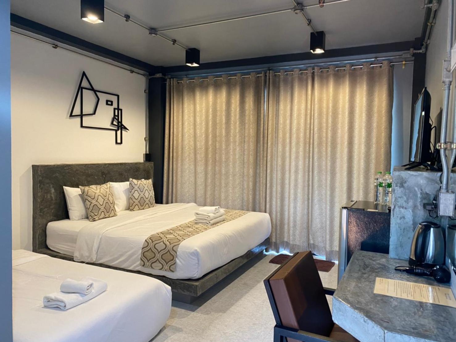 Triple Room with Pool View