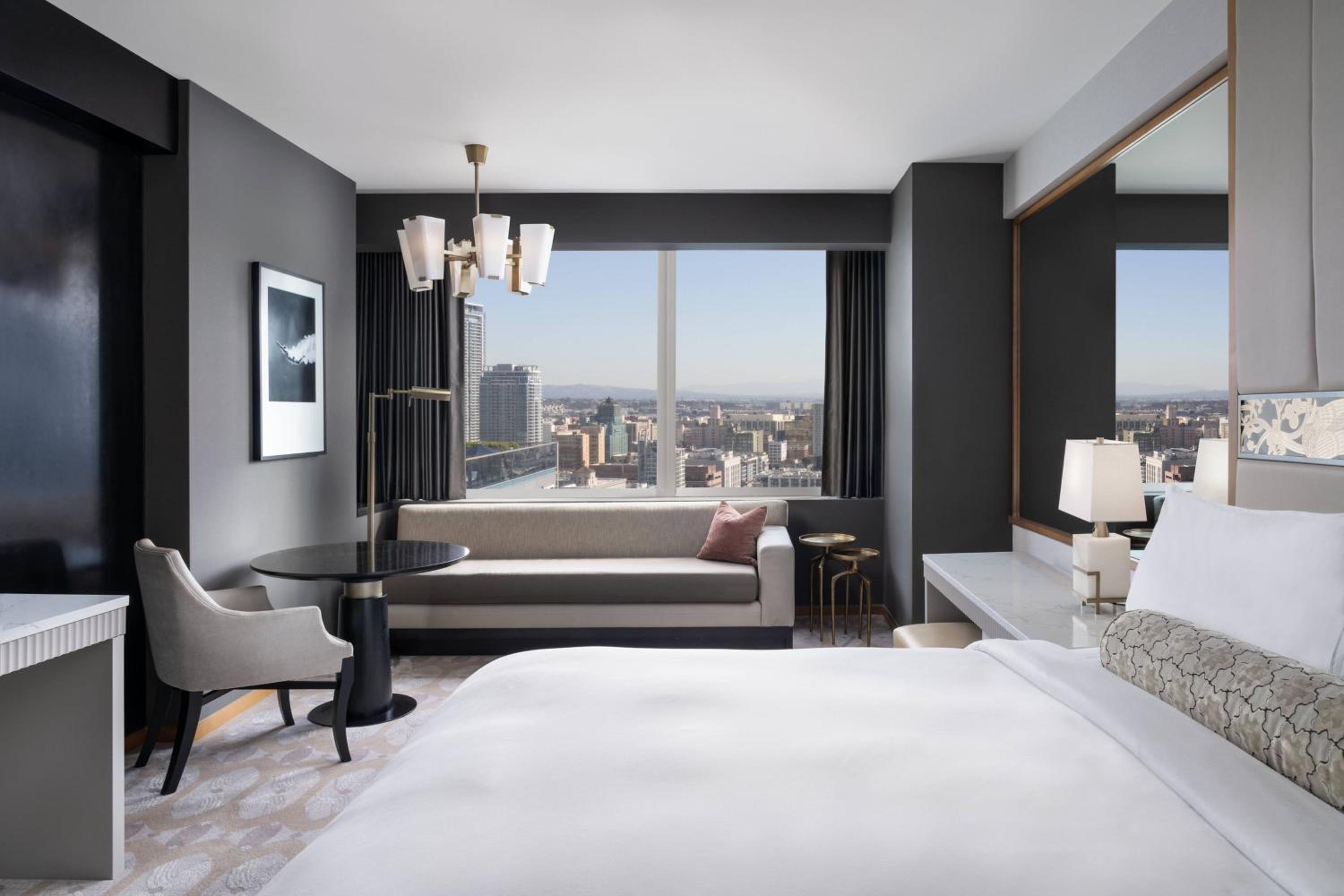 Deluxe King, Guest Room, 1 King, City View