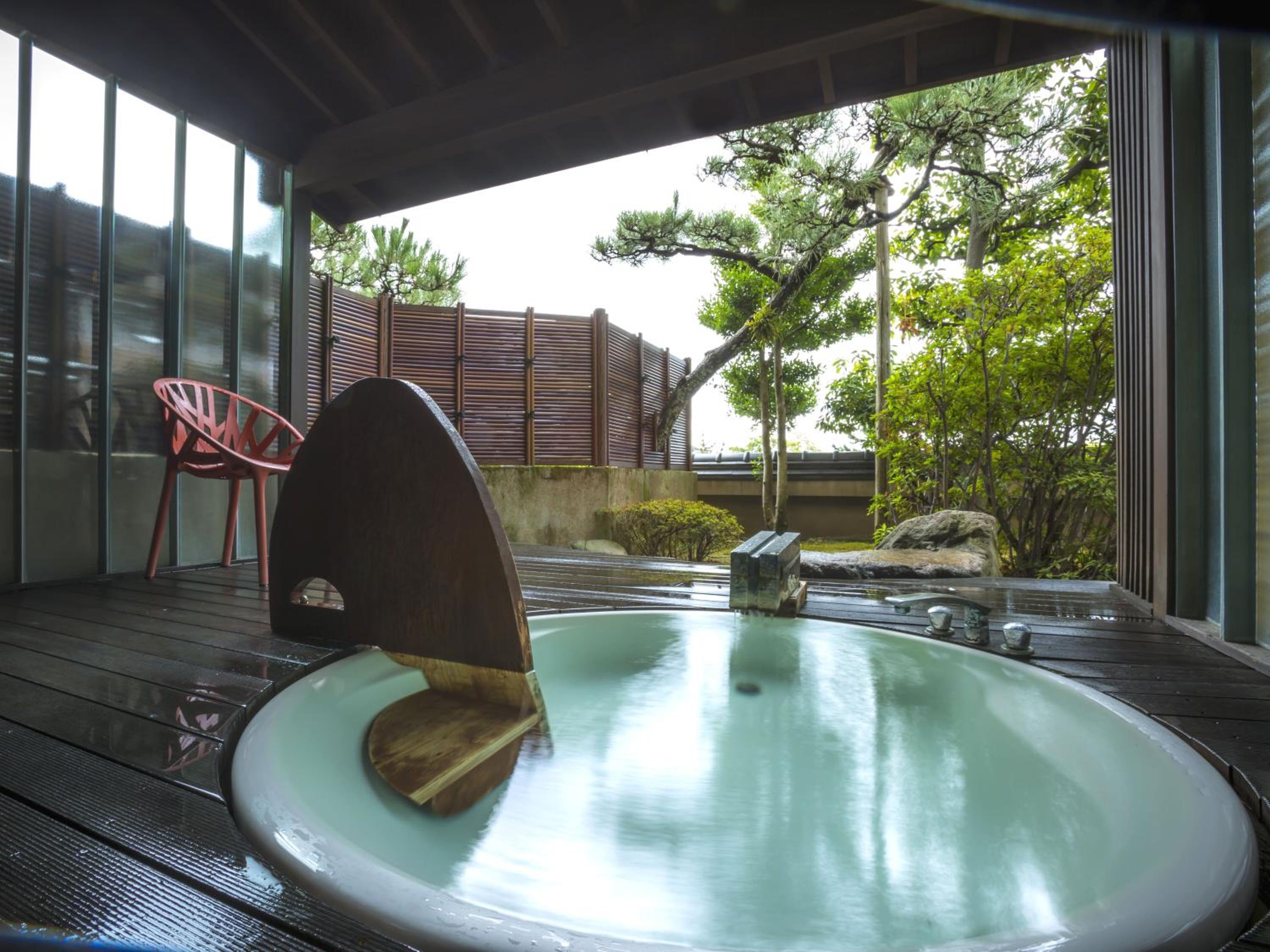 Suite with Hot Tub