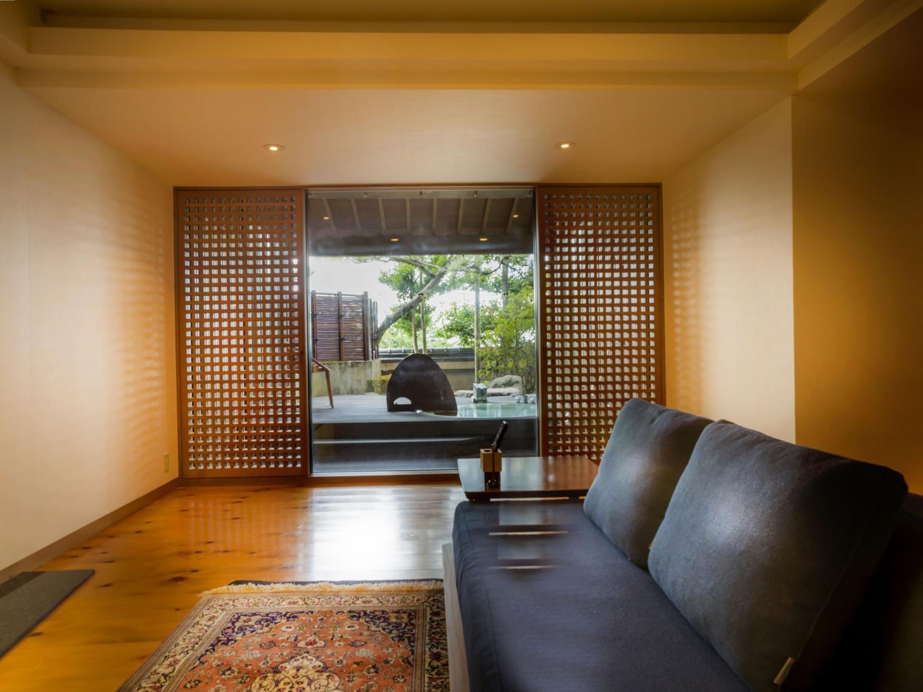 Suite with Hot Tub