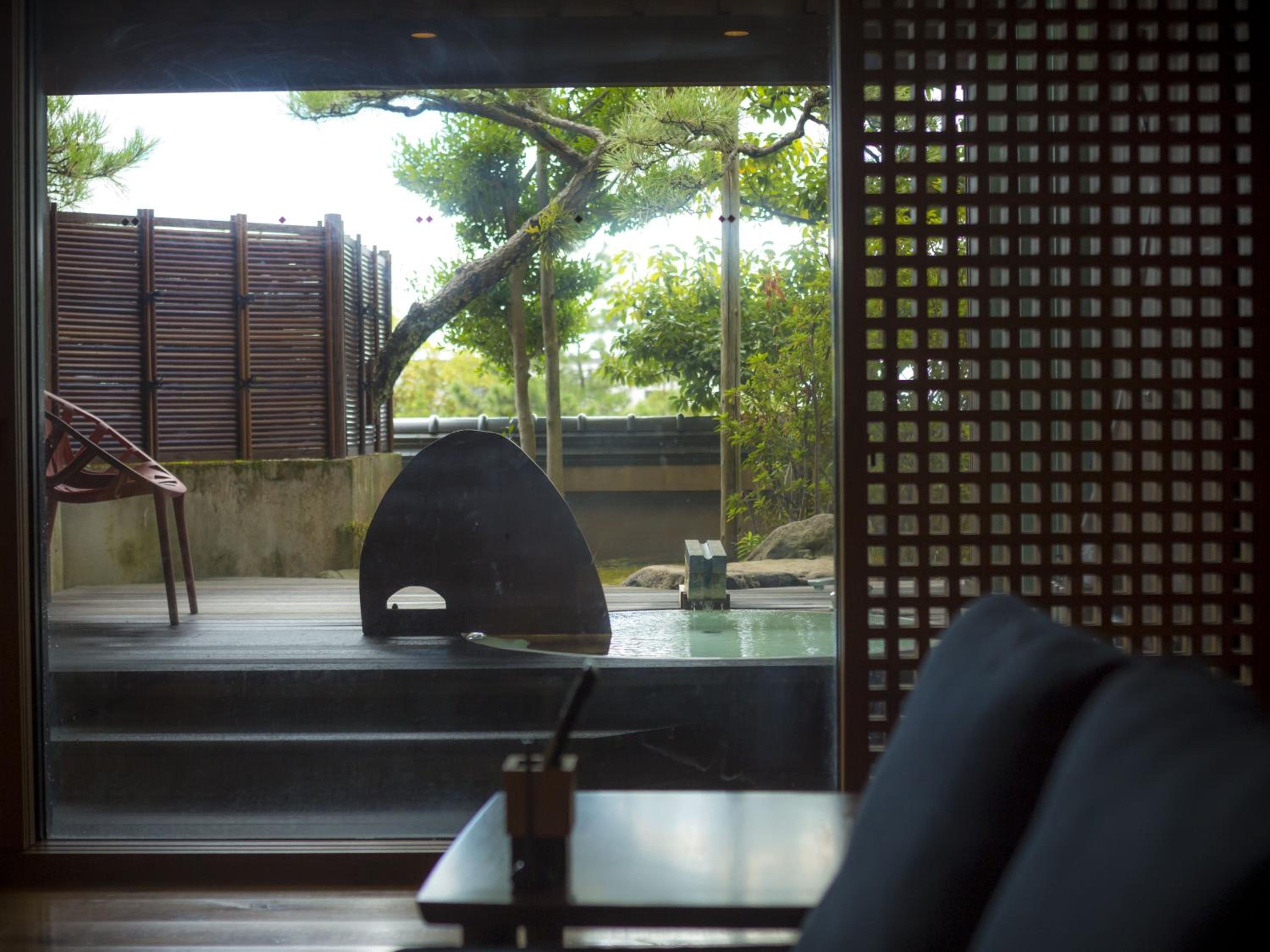 Suite with Hot Tub