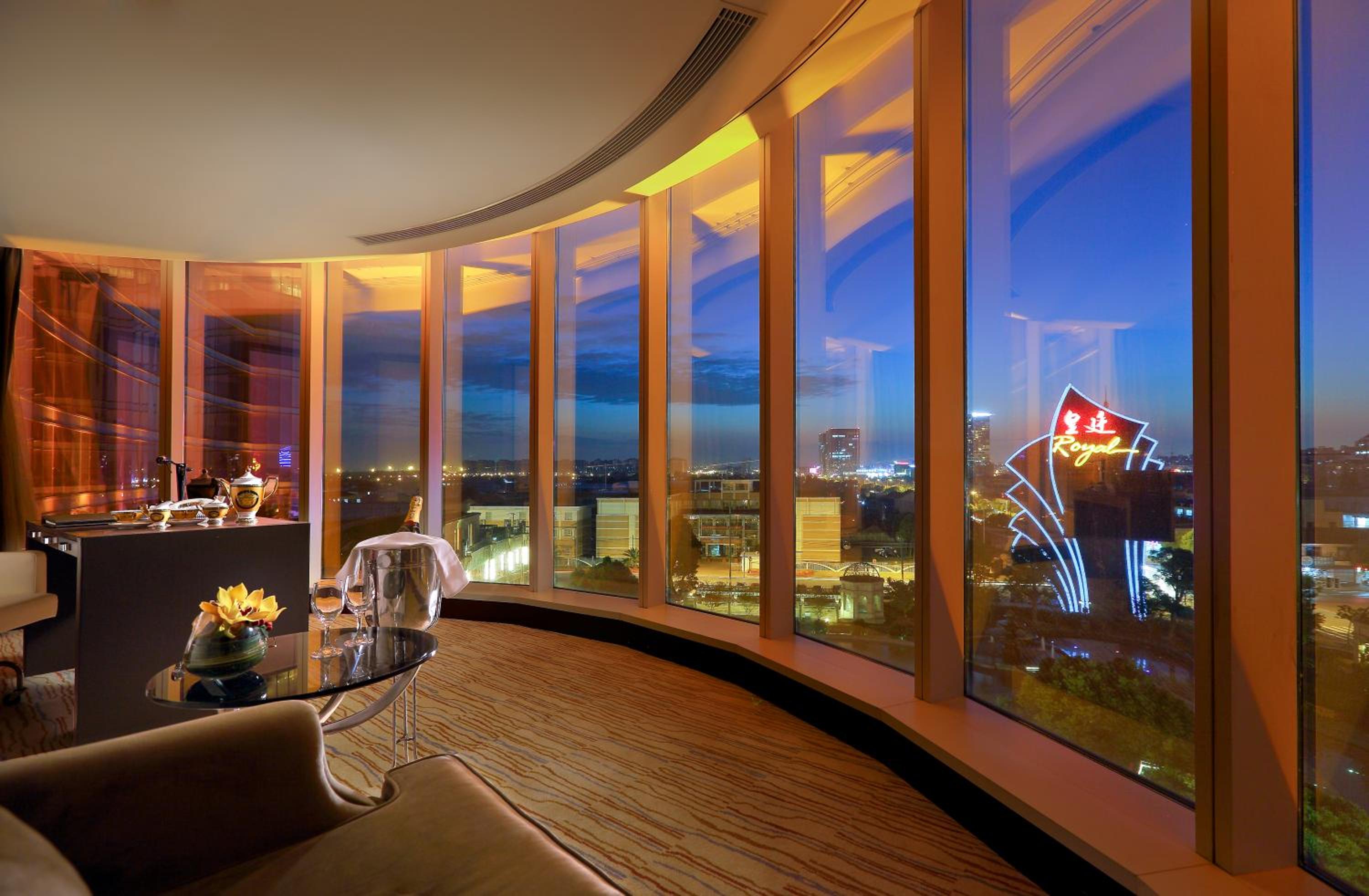 One-Bedroom Suite