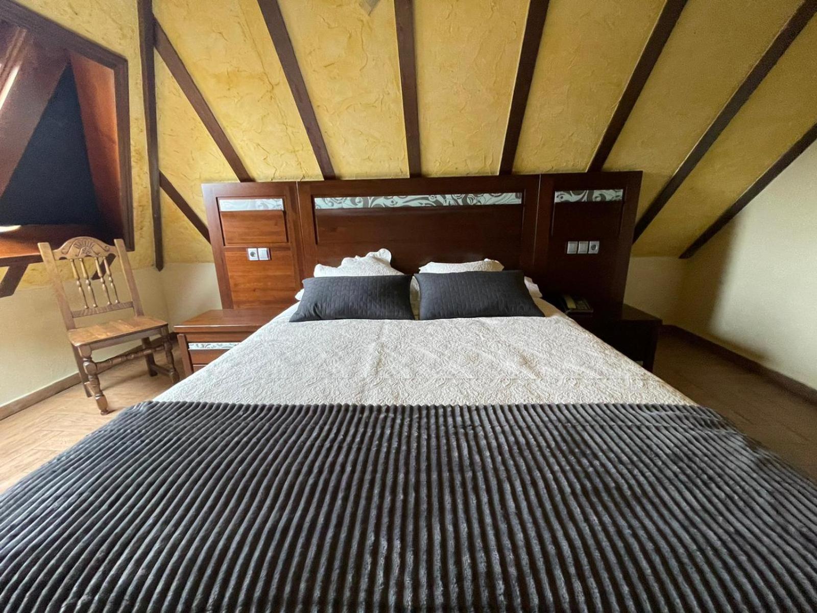 Queen Room with Spa Bath