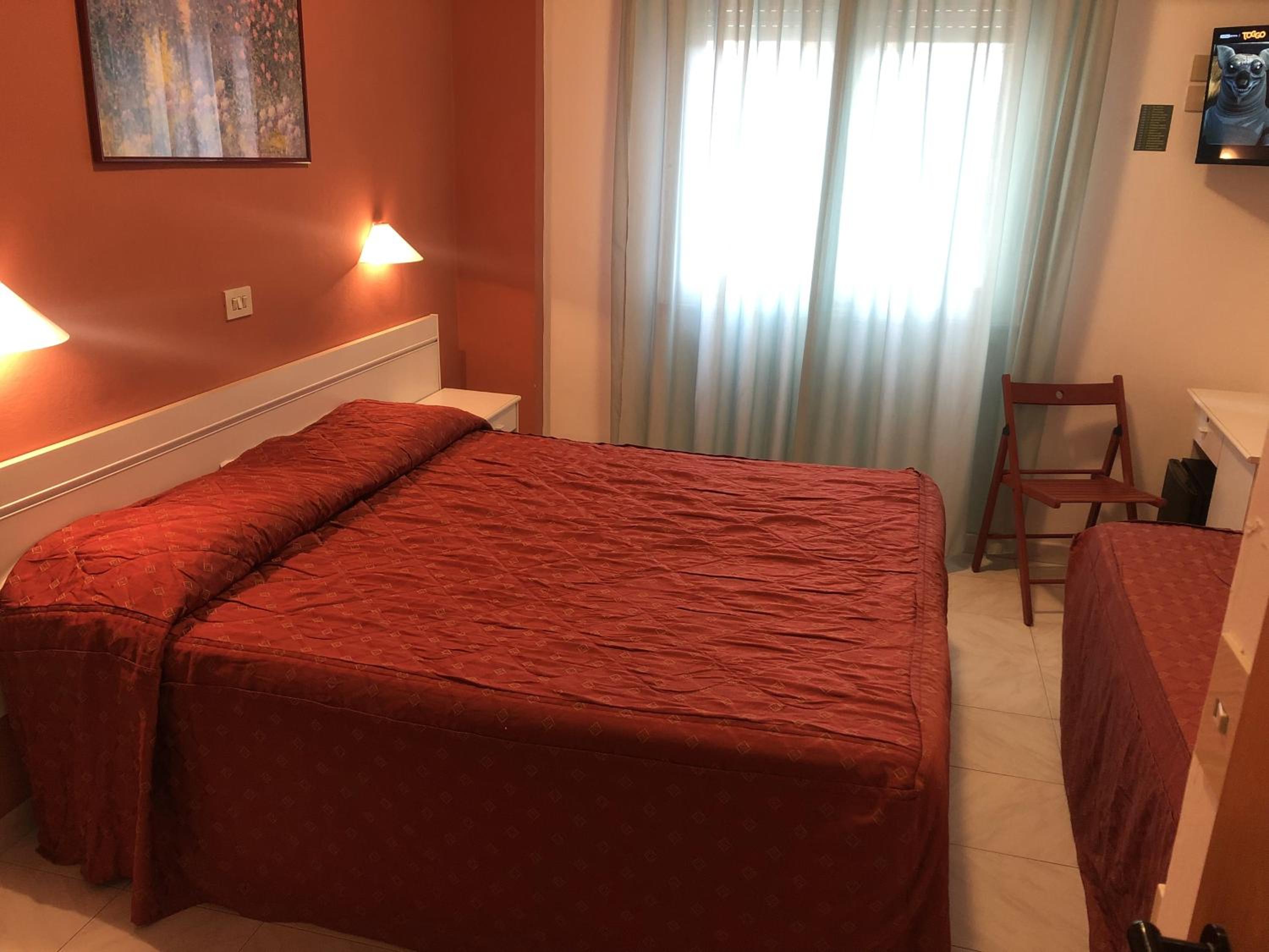 Economy Triple Room