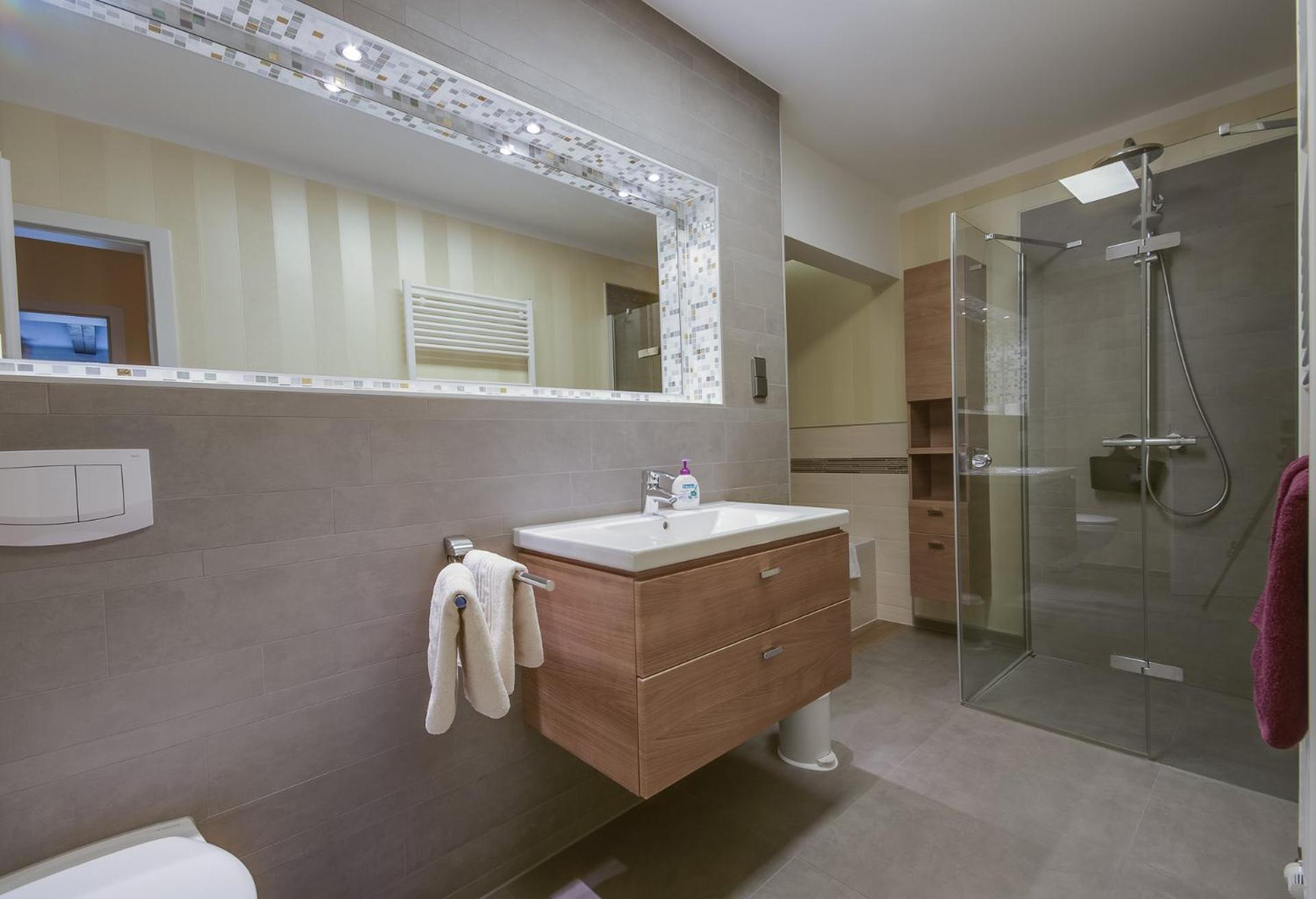 Junior Suite with Garden View