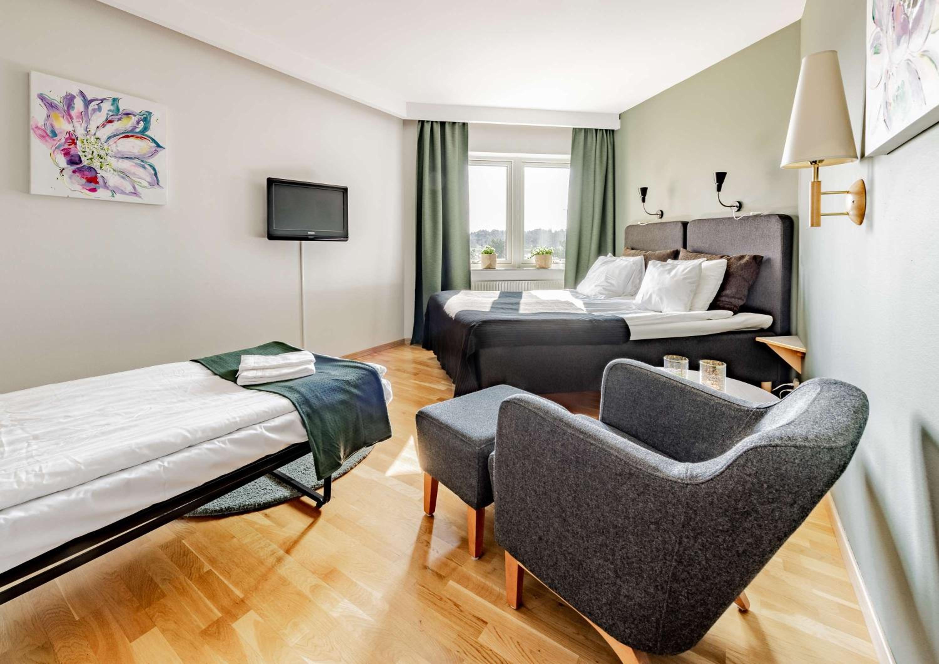 Double Room (55 in bed)