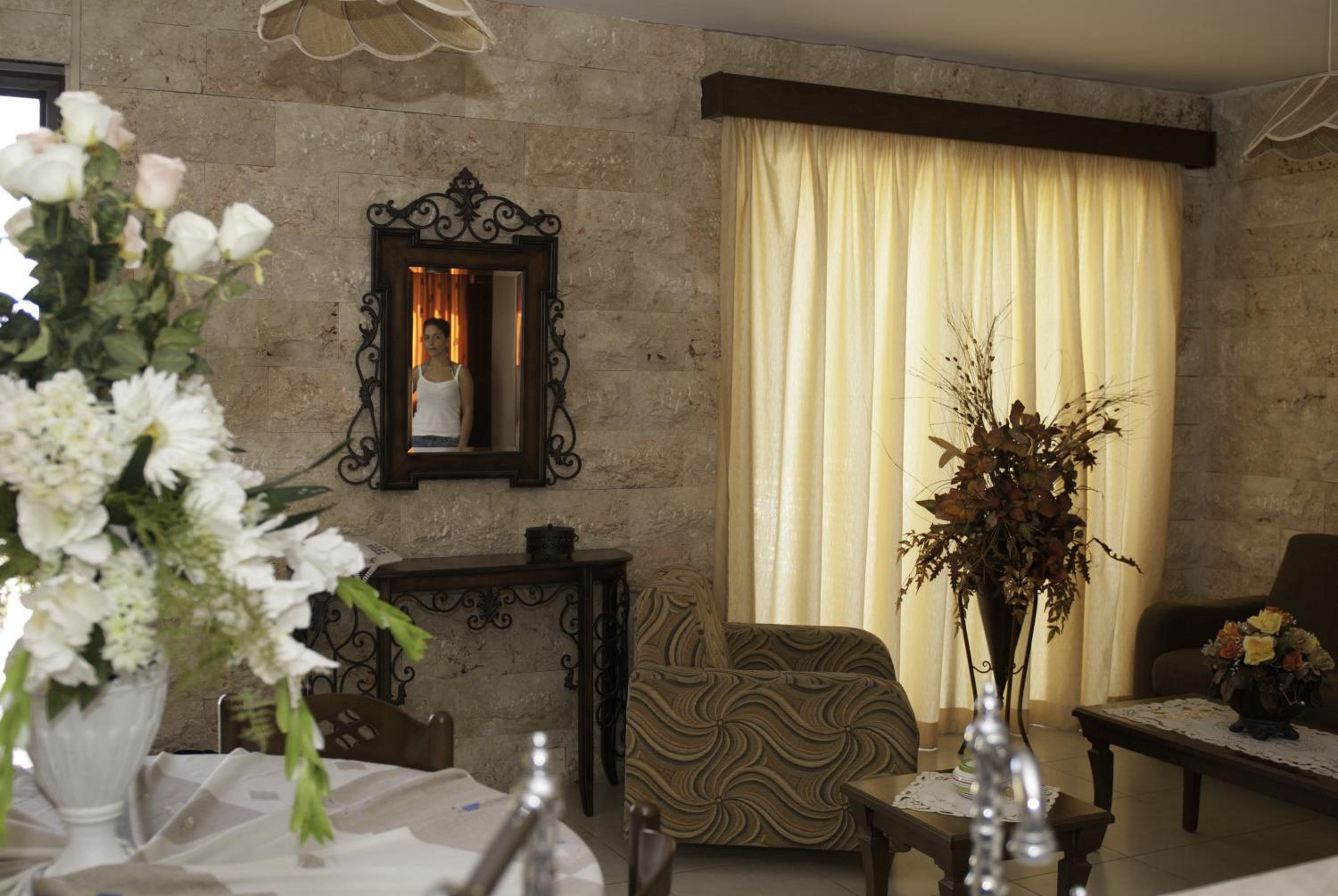 One-Bedroom Apartment (2 - 3 Adults)