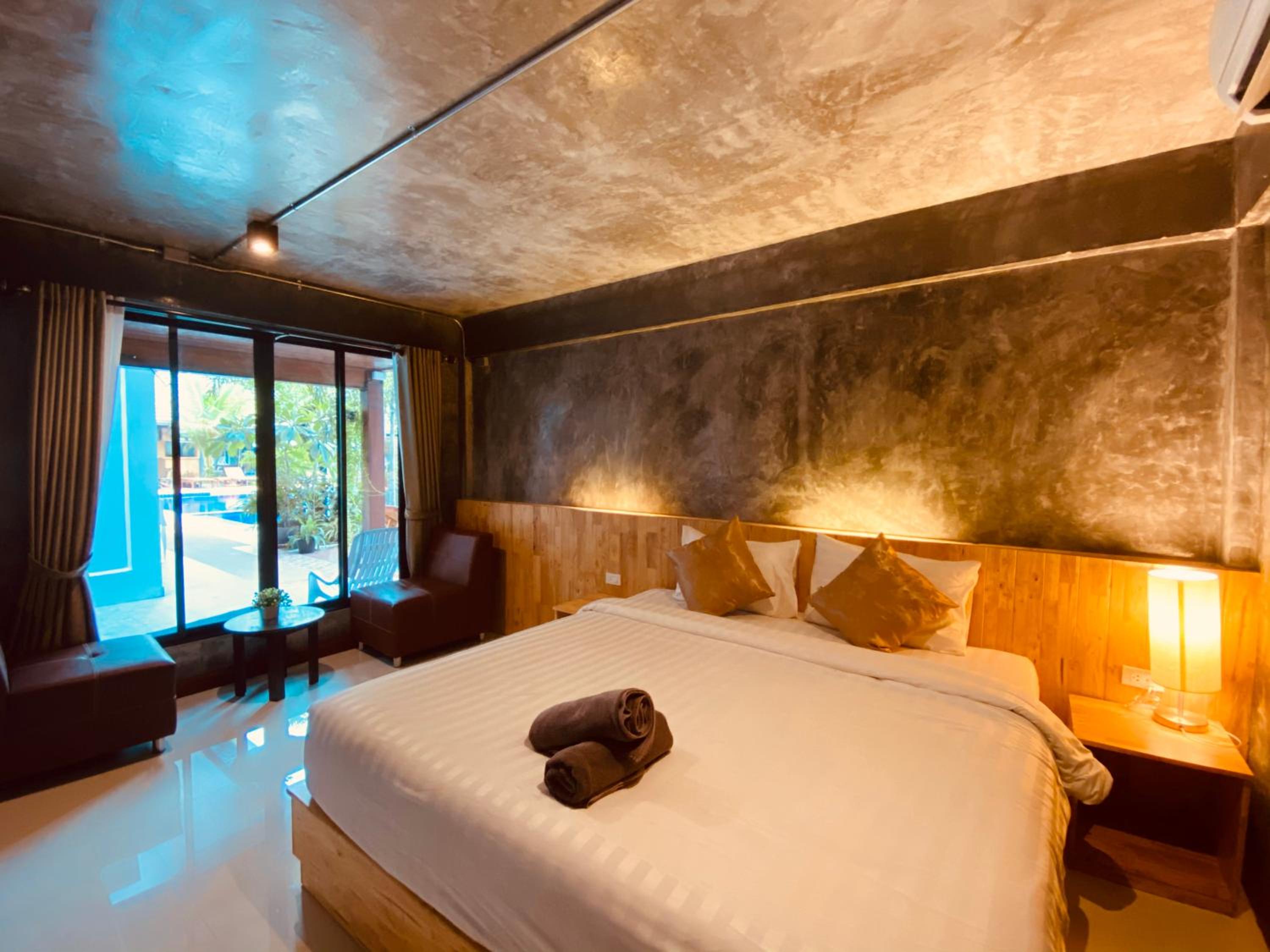 Deluxe Double Room, Pool Access