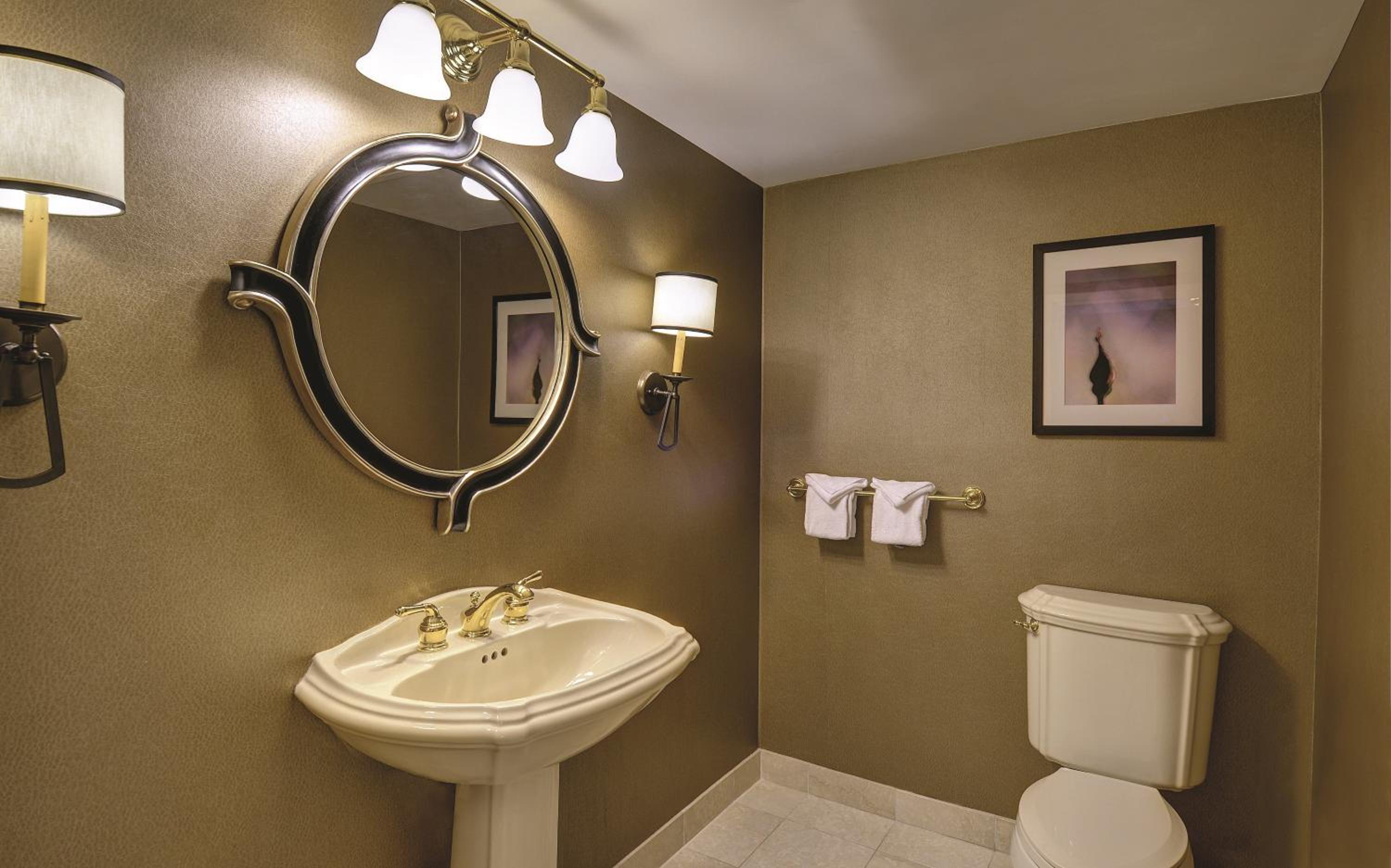 Newly Renovated Resort Luxury Suite