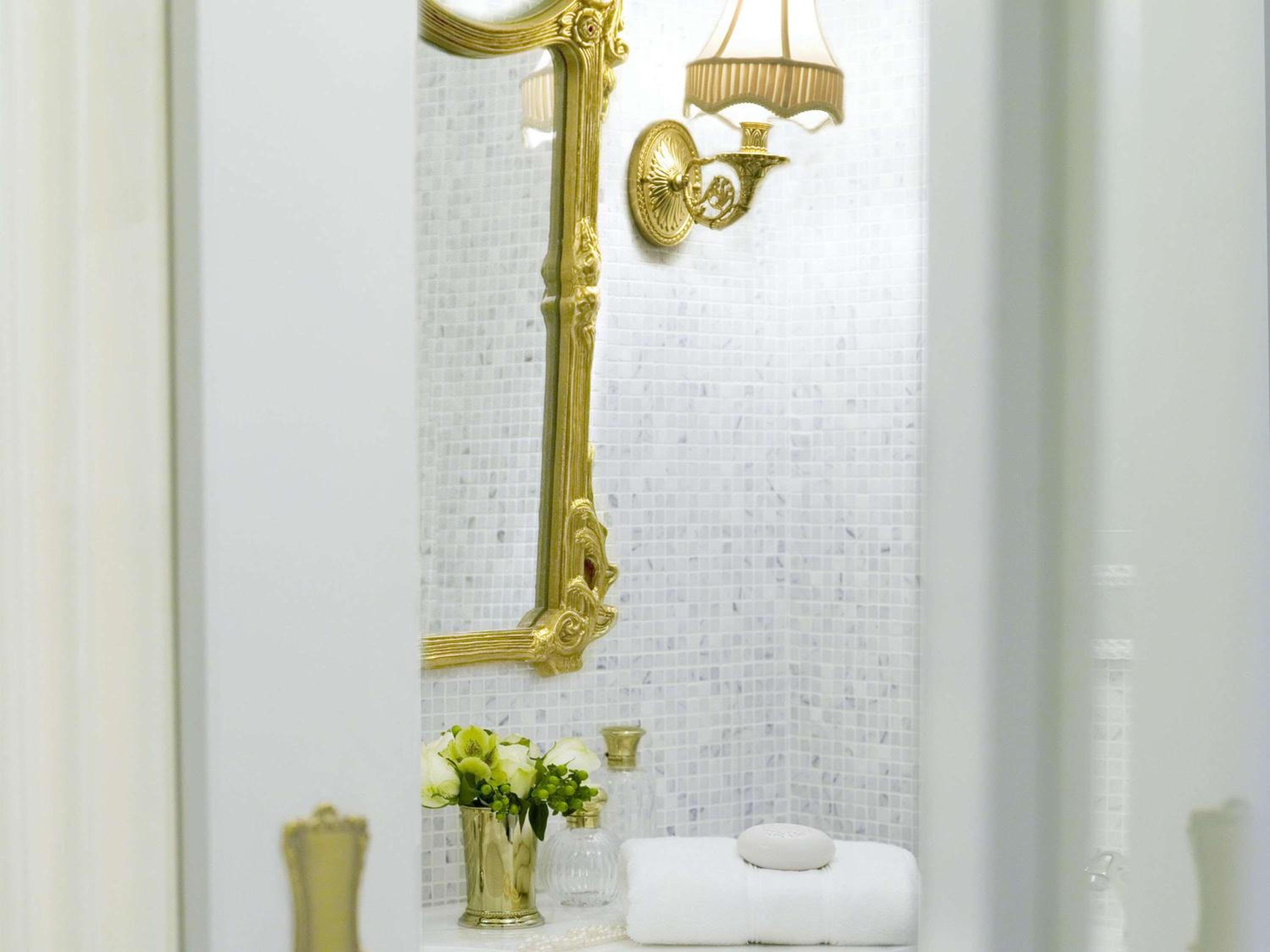 Deluxe Queen Room with Two Queen Beds