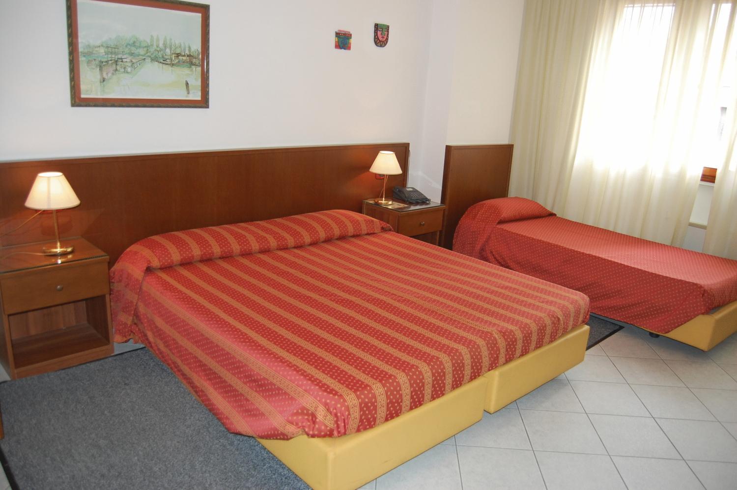 Economy Triple Room with Canal View