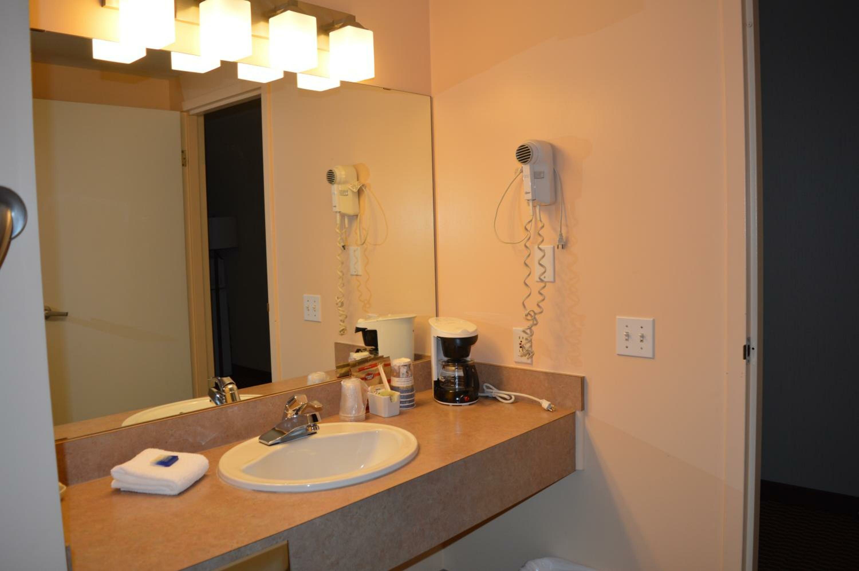 King Room - Non-Smoking