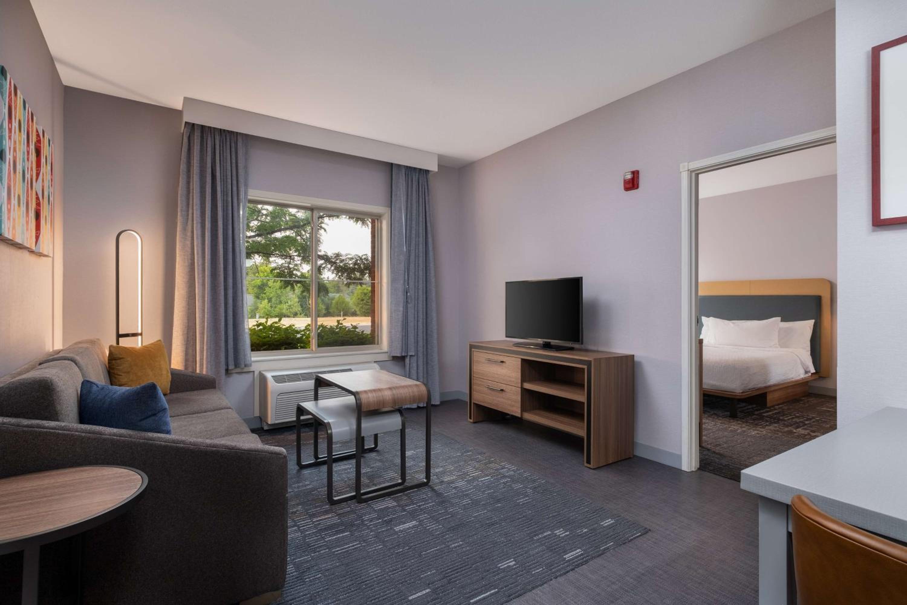 King Suite - Hearing Access/Non-Smoking