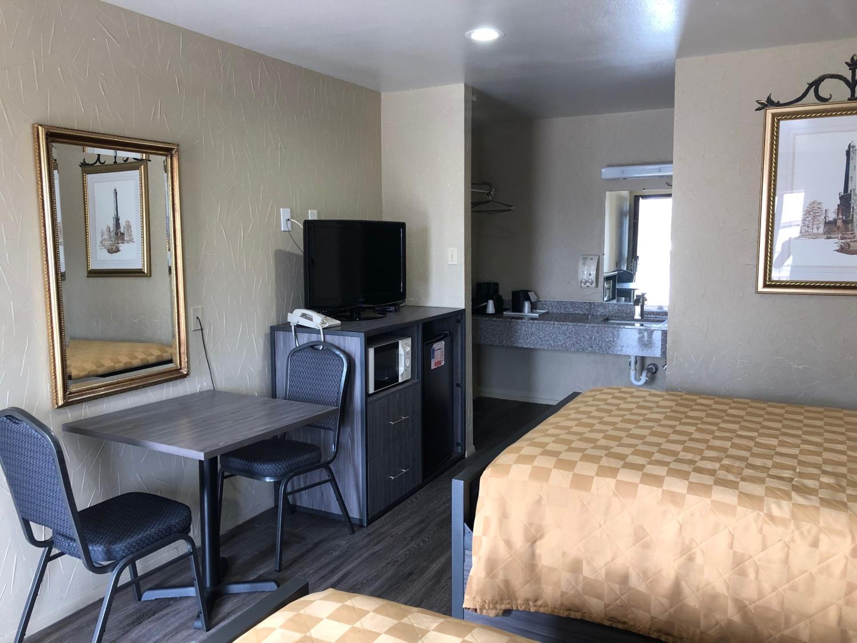 King Room - Non-Smoking