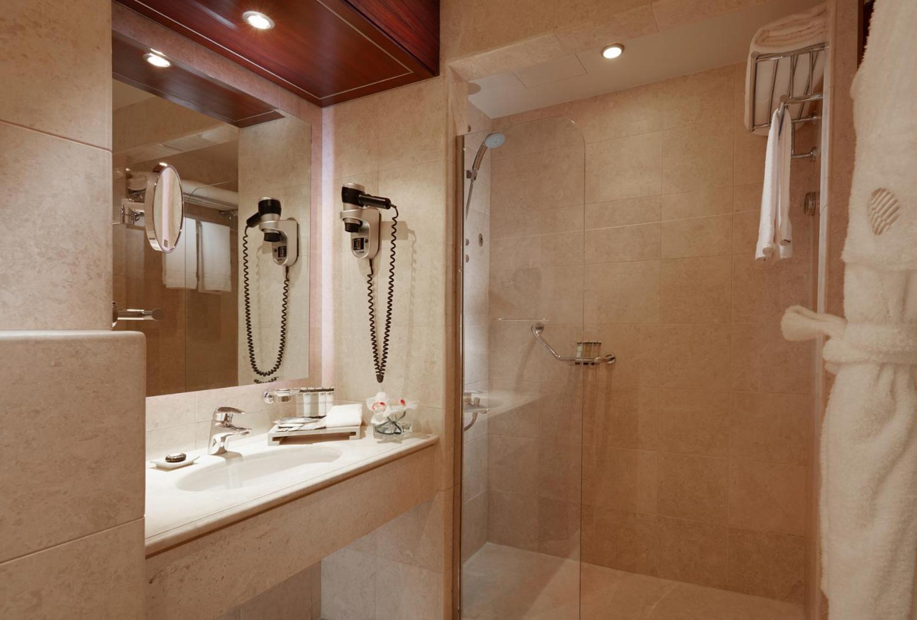 Superior Accessible Room, 2 Single Size Beds - City view