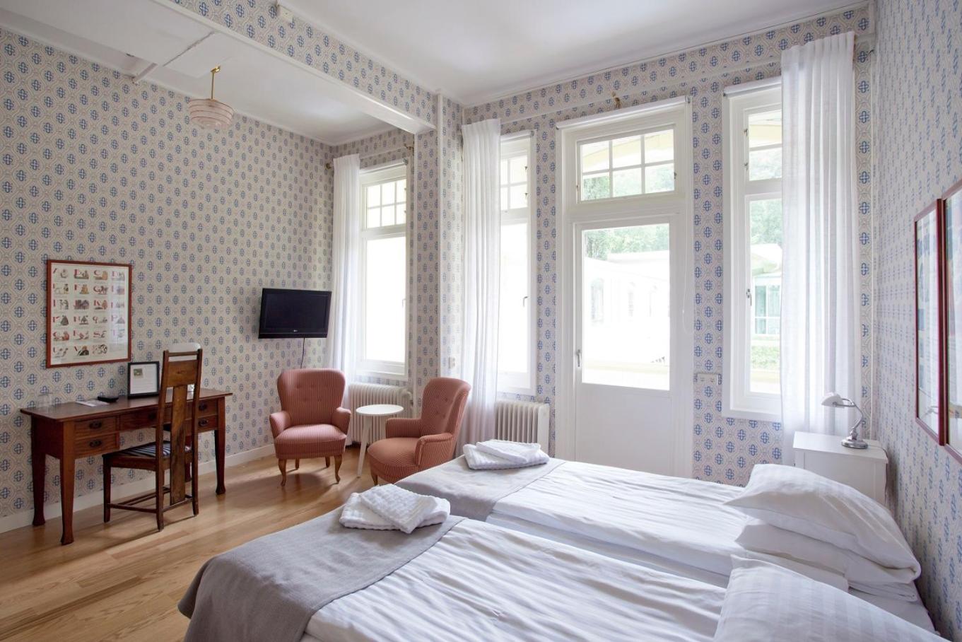 Twin Room with Balcony