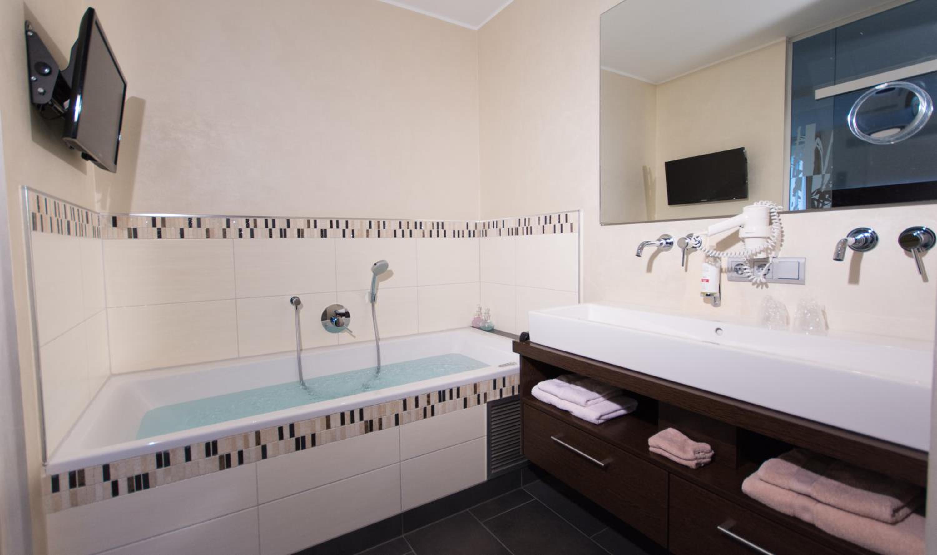 Wellness Suite with Terrace