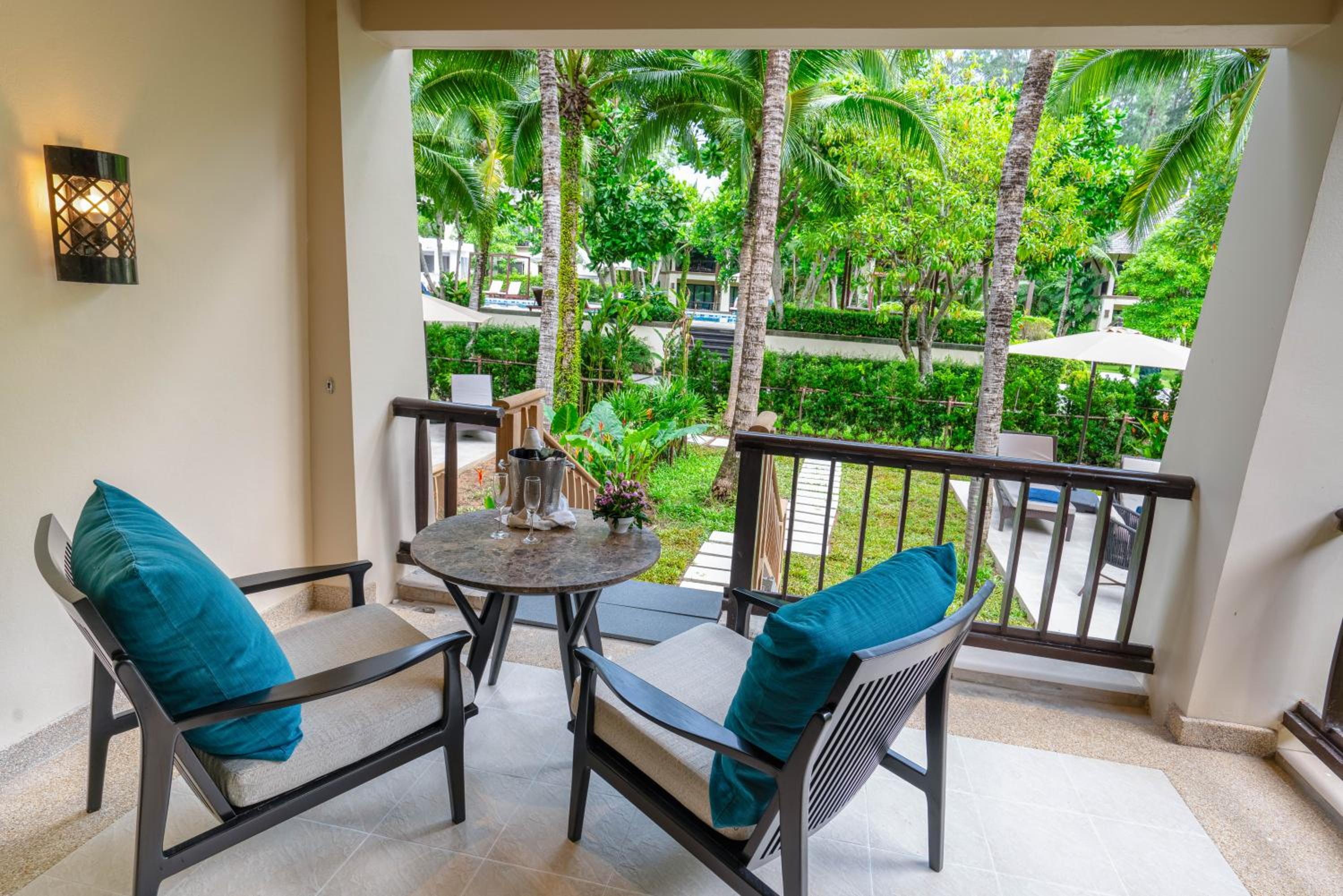 Deluxe Garden Pavilion King Room (Lower Floor) - Free Airport Shuttle