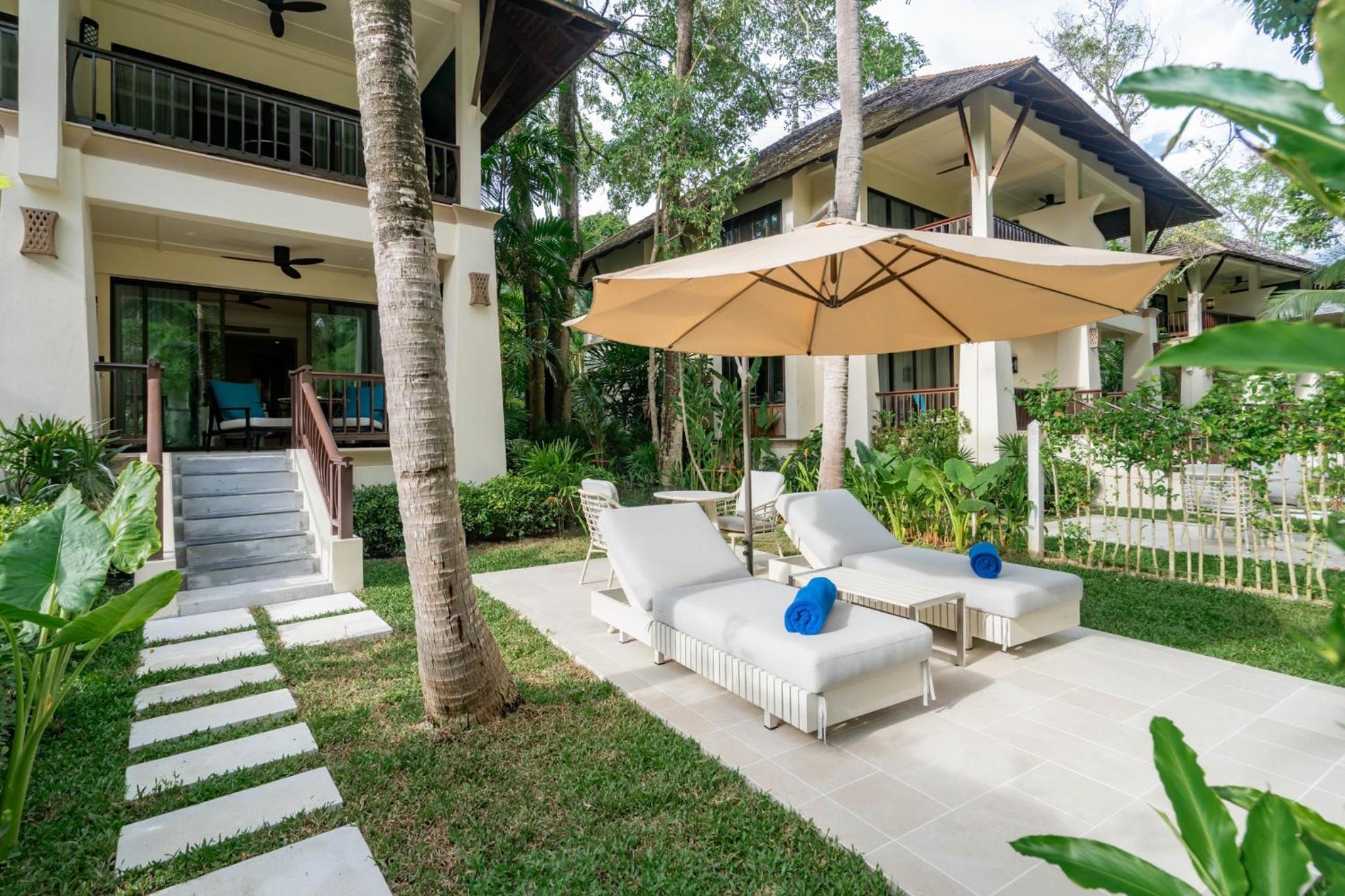 Deluxe Garden Pavilion King Room (Lower Floor) - Free Airport Shuttle
