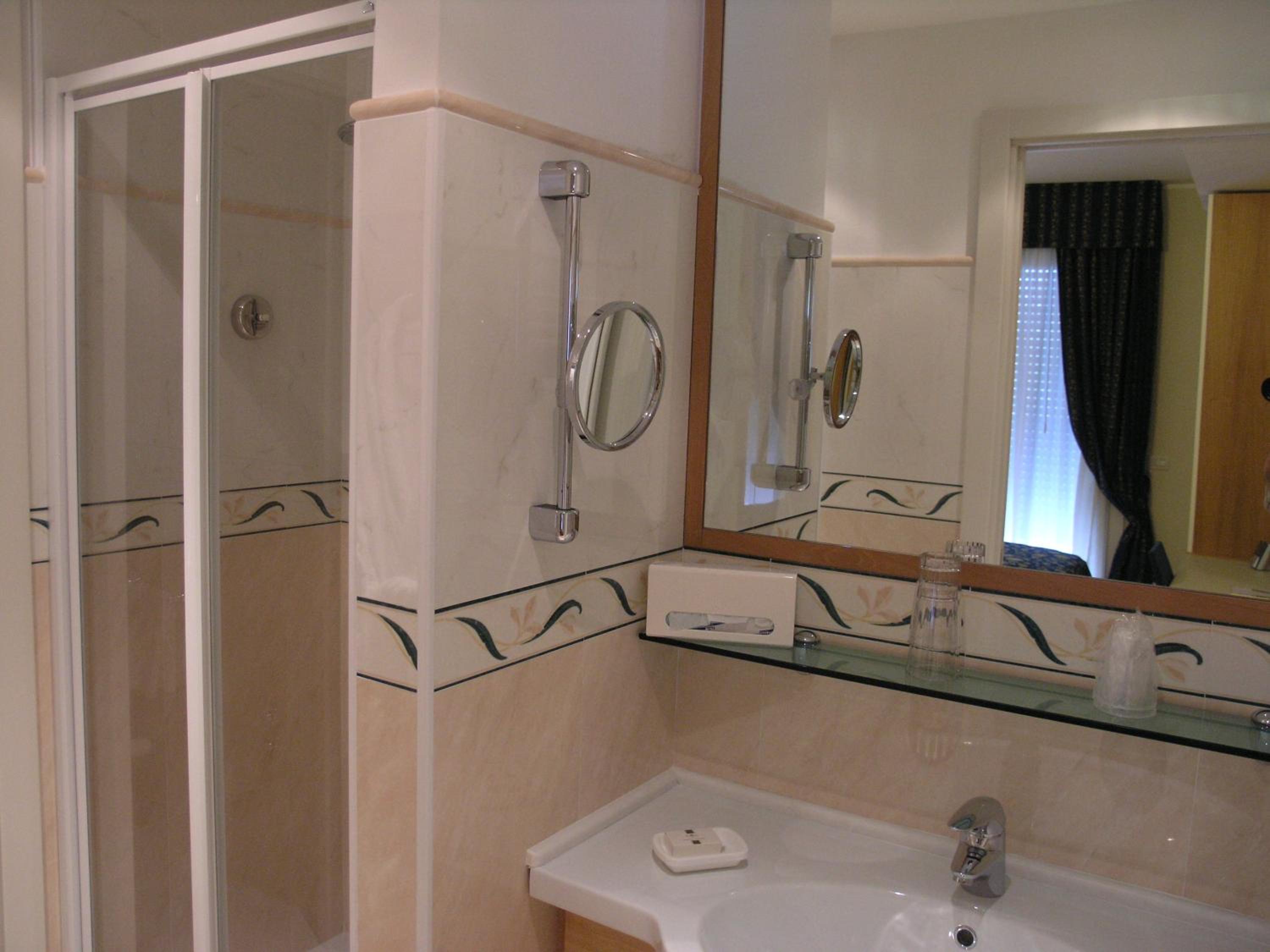  Executive One-Bedroom Apartment (2 Adults)