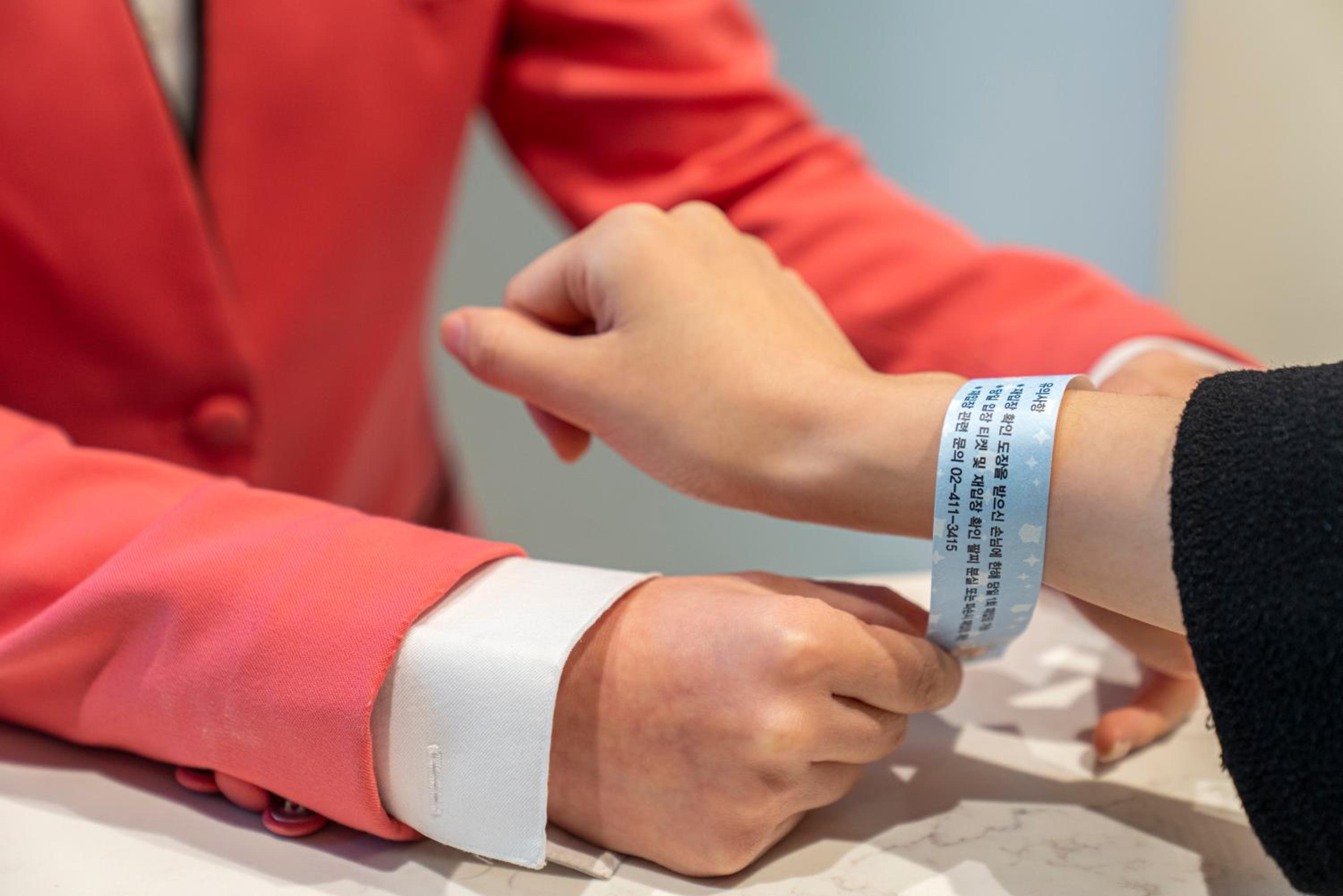 [Lotte World Daily Pass 2ticket] Deluxe Twin Room + Wonder Door