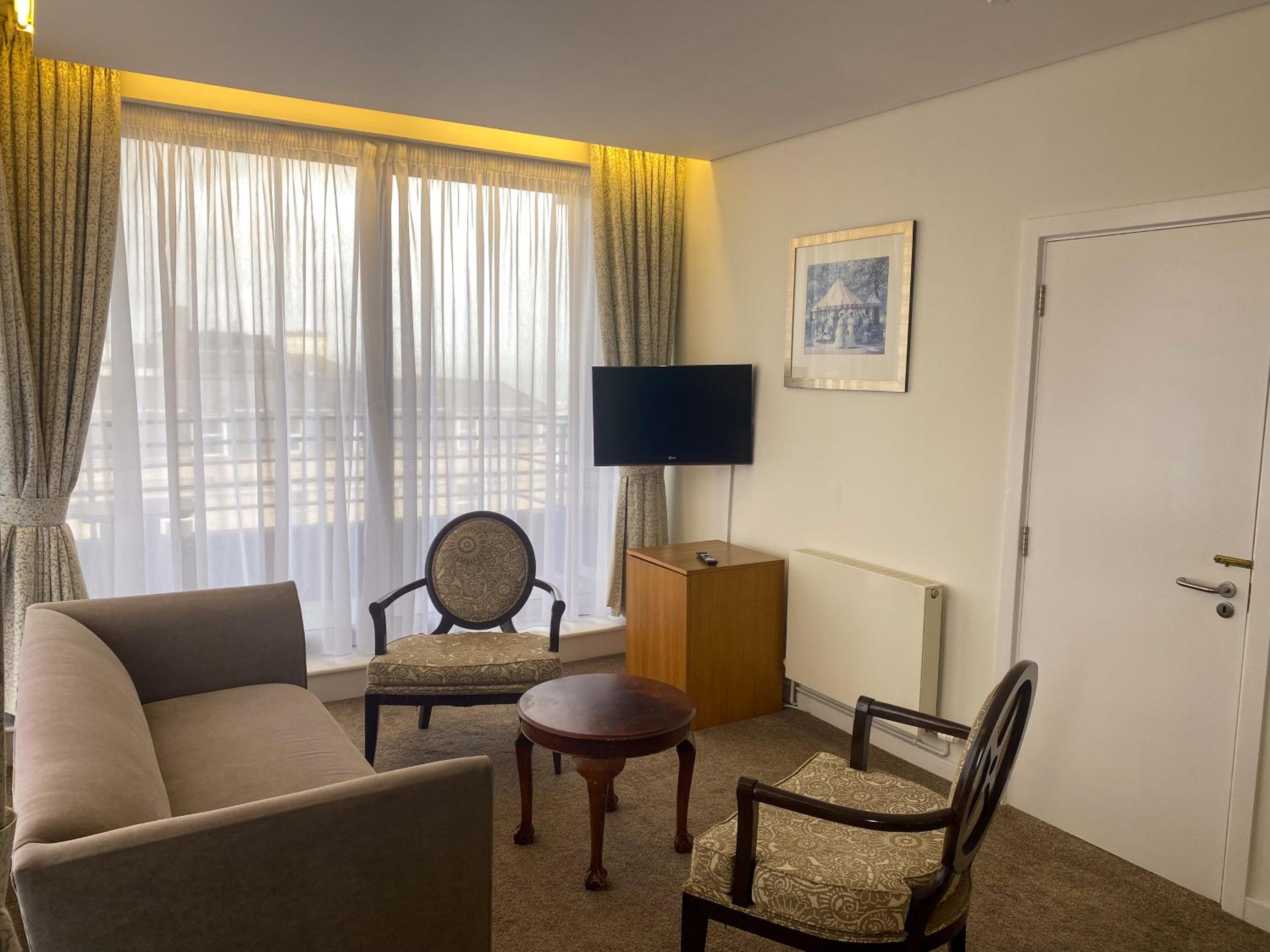 One-Bedroom Suite