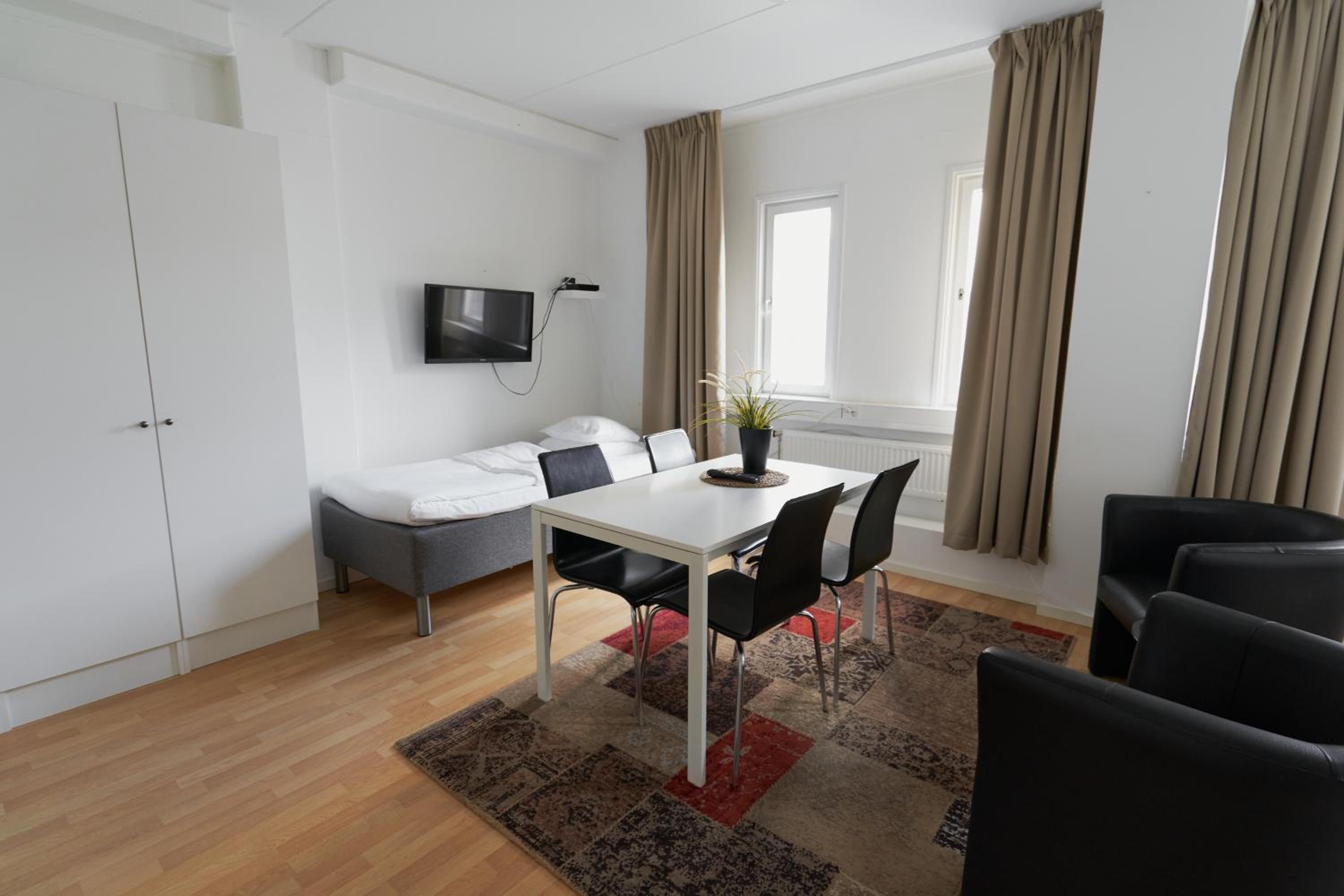 Economy Triple Room