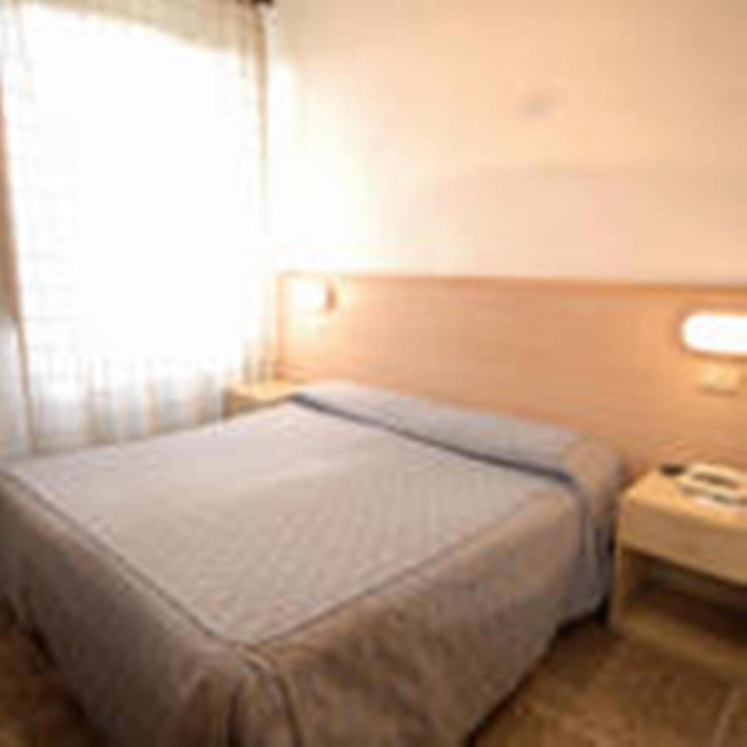 Double or Twin Room with Shared Bathroom