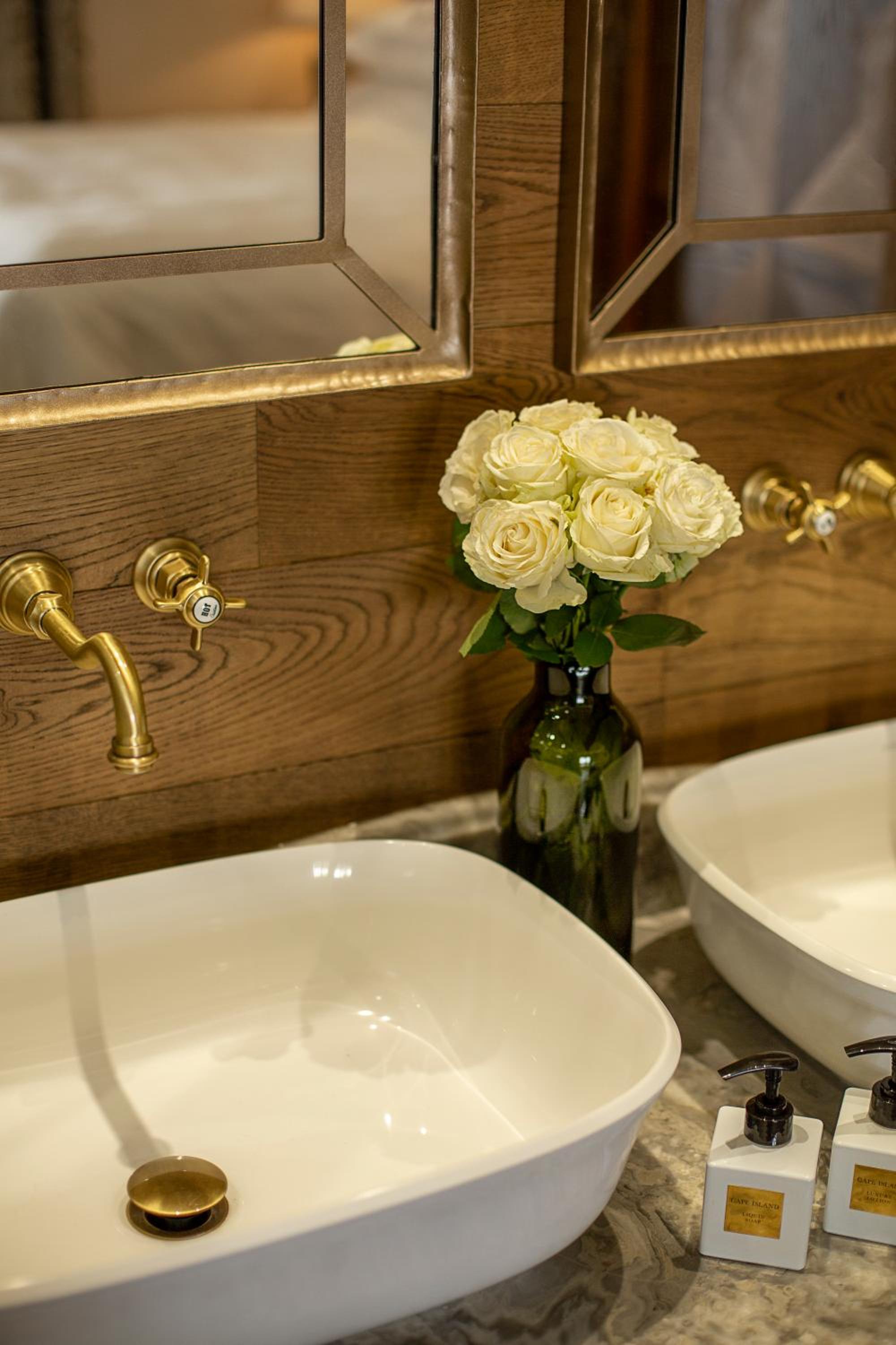 Deluxe Suite 8 "Pinot Noir"