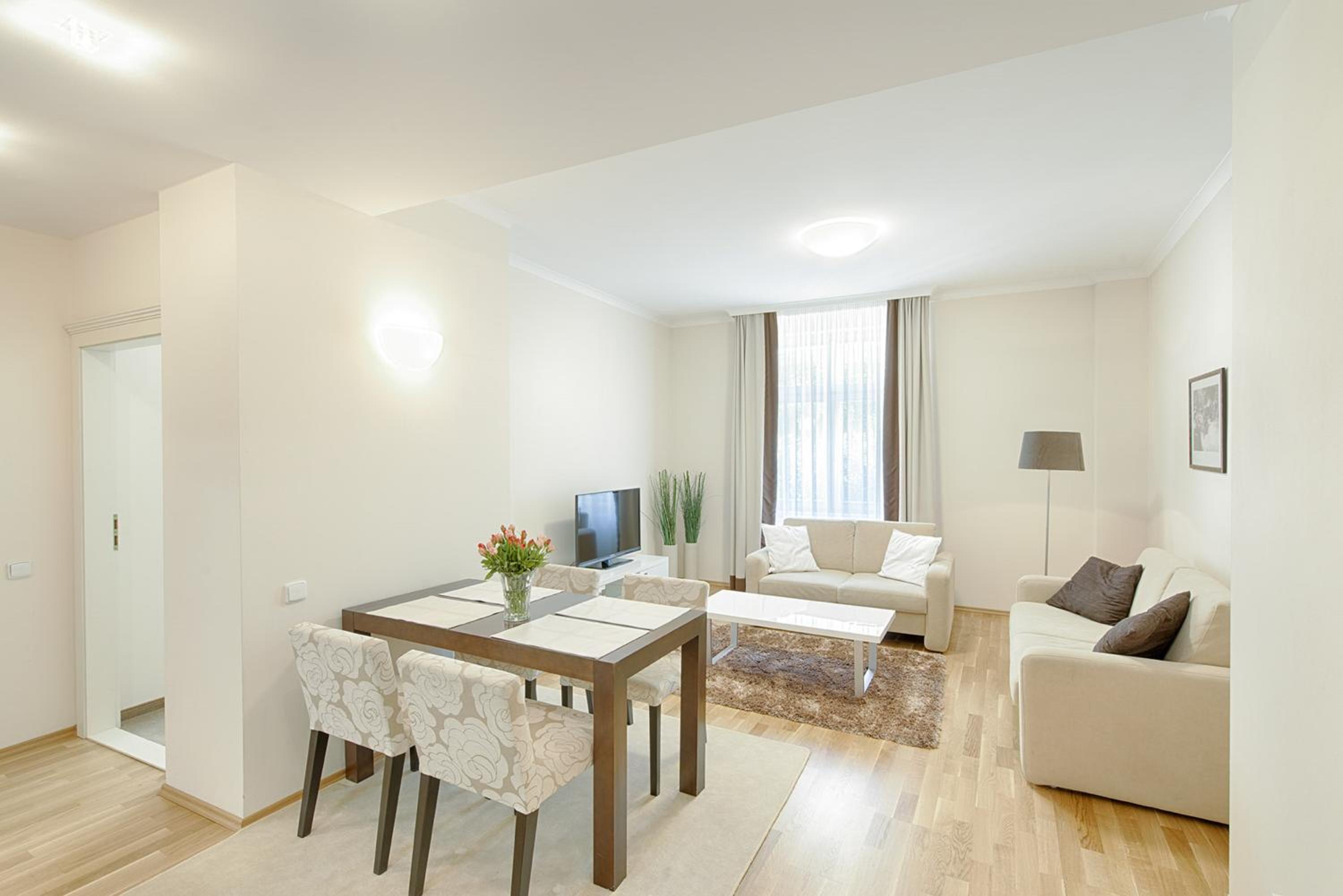 Apartment (4 Adults)