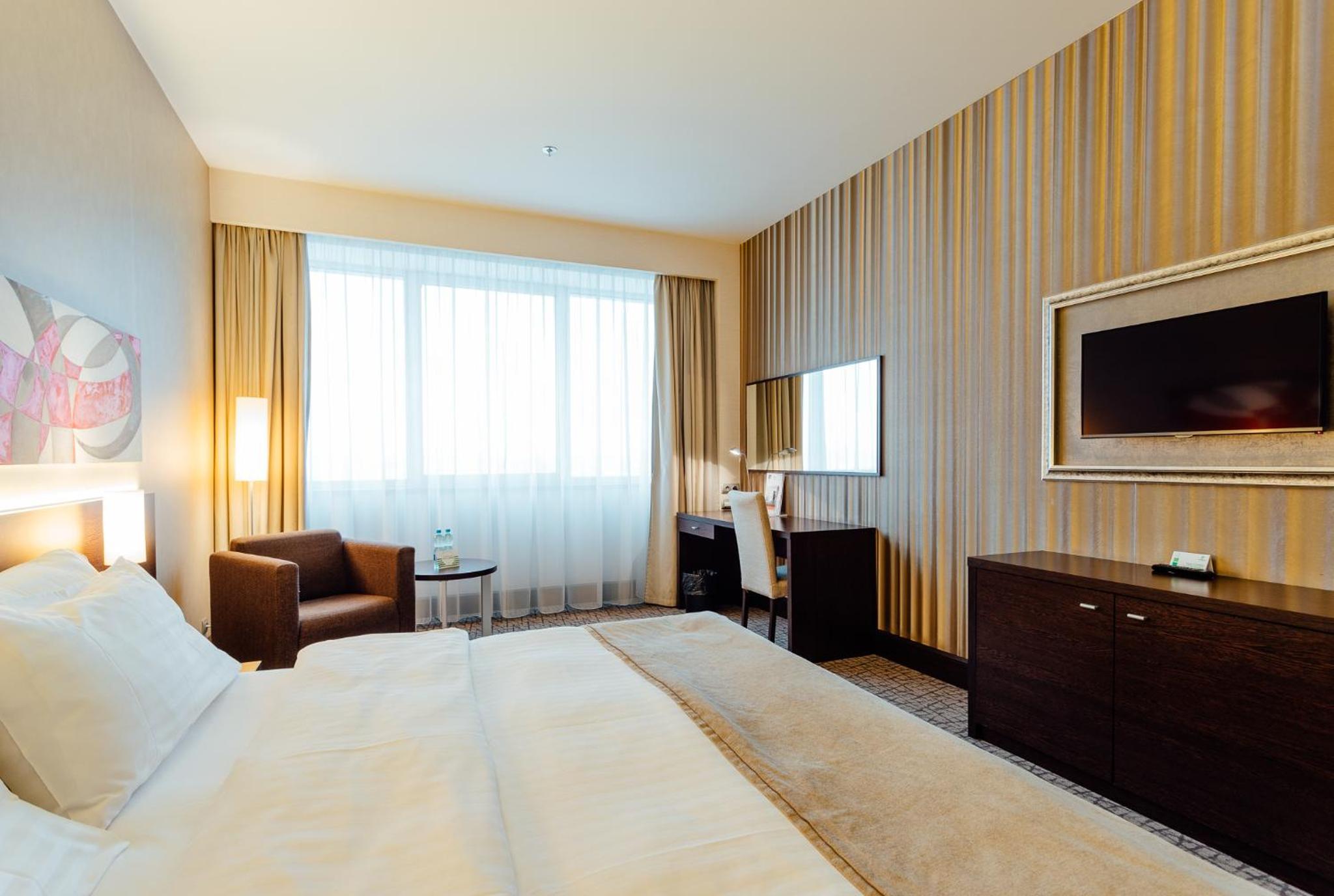 King Room with Mountain View