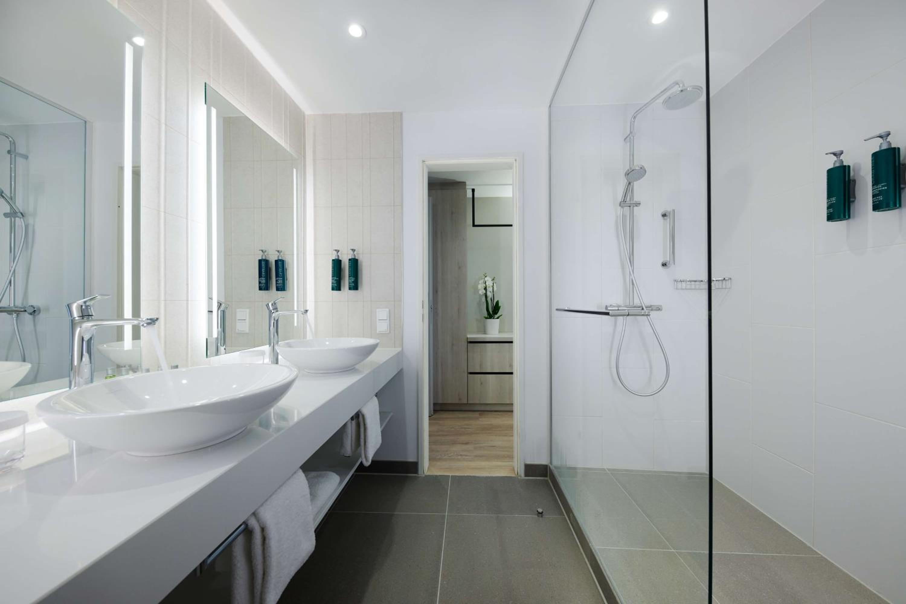 One-Bedroom King Suite