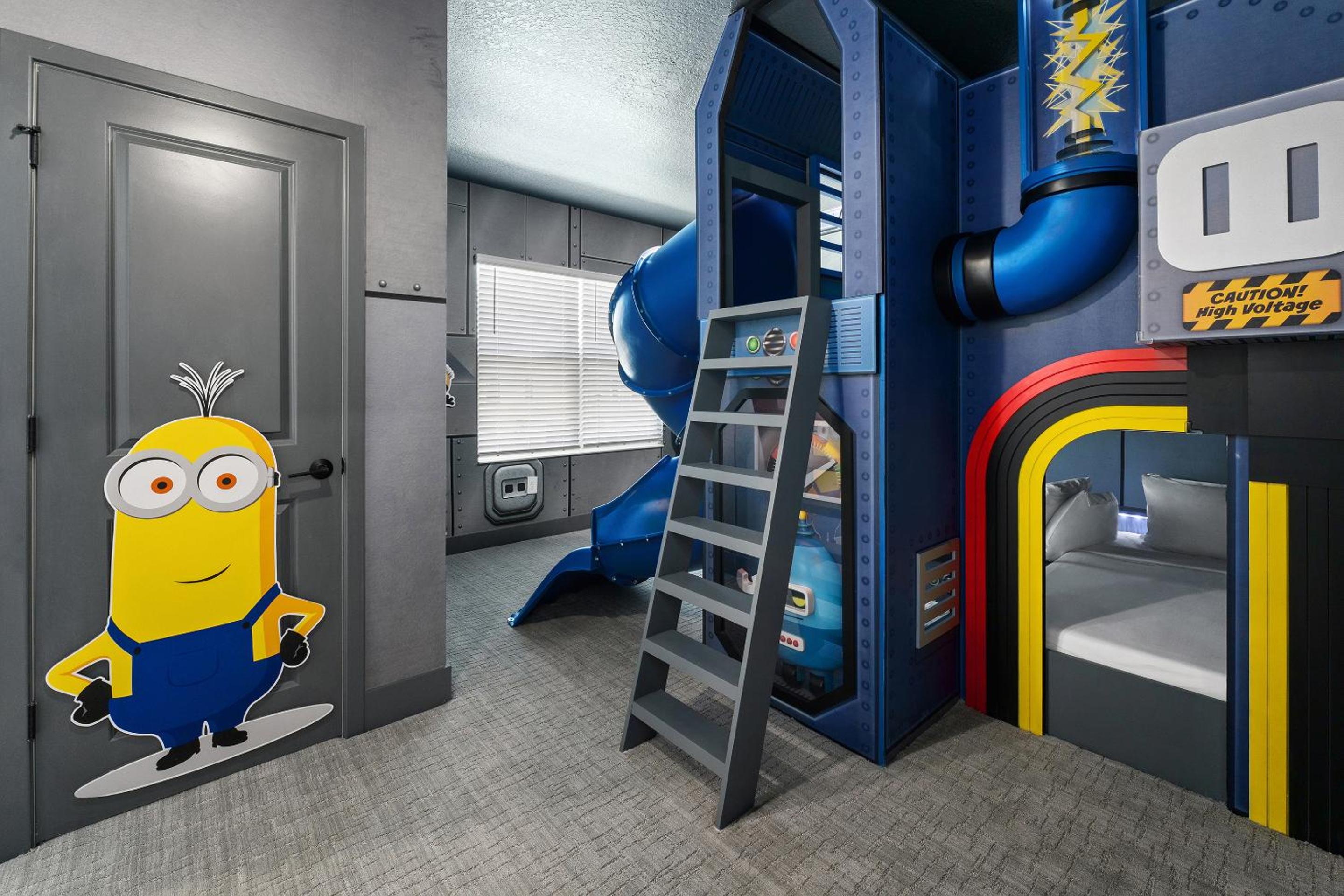 5 Bedroom Townhome with Kitchen, Living Lounge with Private Pool