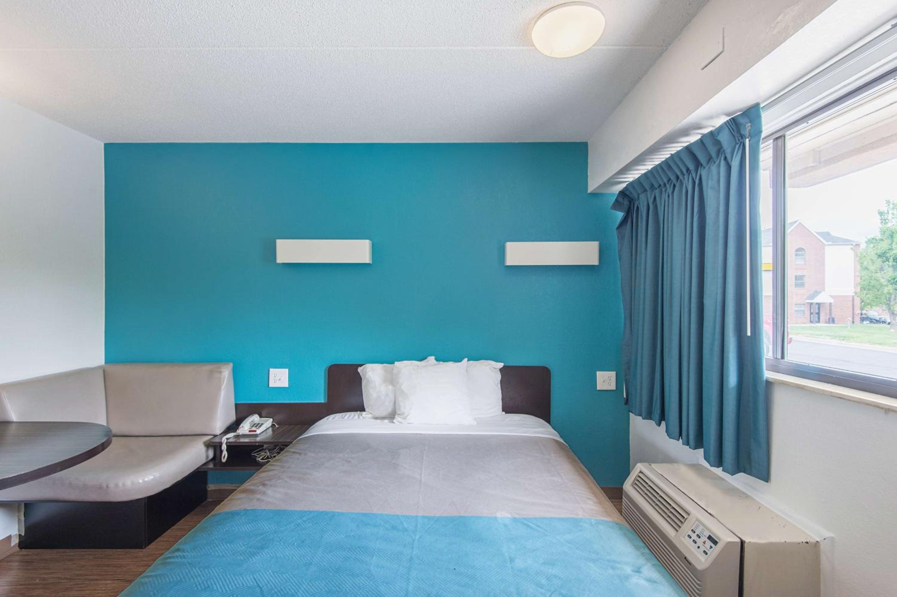 King Room - Non-Smoking