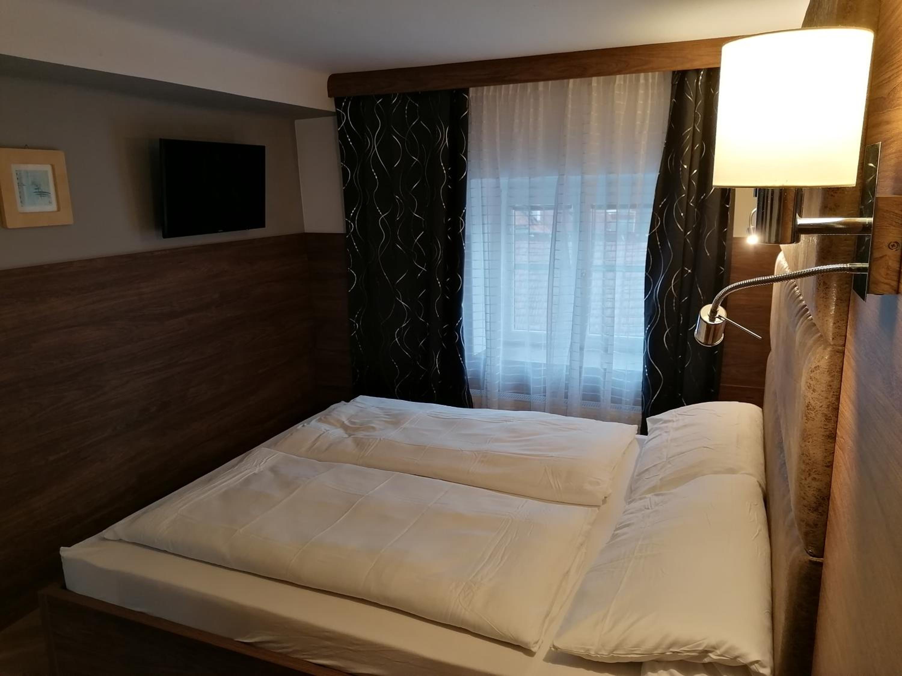 One-Bedroom Apartment with City View